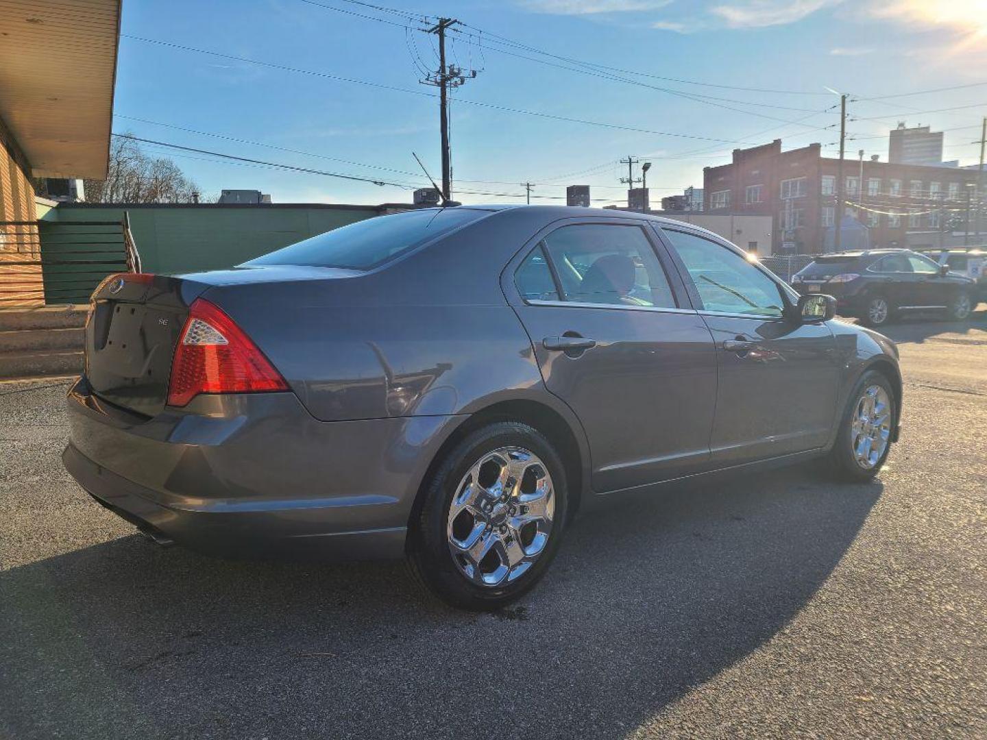 2011 GRAY FORD FUSION SE (3FAHP0HA0BR) with an 2.5L engine, Automatic transmission, located at 117 North Cameron Street, Harrisburg, PA, 17101, (717) 963-8962, 40.266762, -76.875259 - WE FINANCE!!! Good Credit/ Bad Credit/ No Credit - ALL Trade-Ins Welcomed!!! ***Guaranteed Credit Approval*** APPLY ONLINE or CALL us TODAY ;) Internet Prices and Marketplace Prices are SPECIAL discounted ***CASH DEALS*** Retail Prices are higher. Please call us to discuss your cash and finan - Photo#4