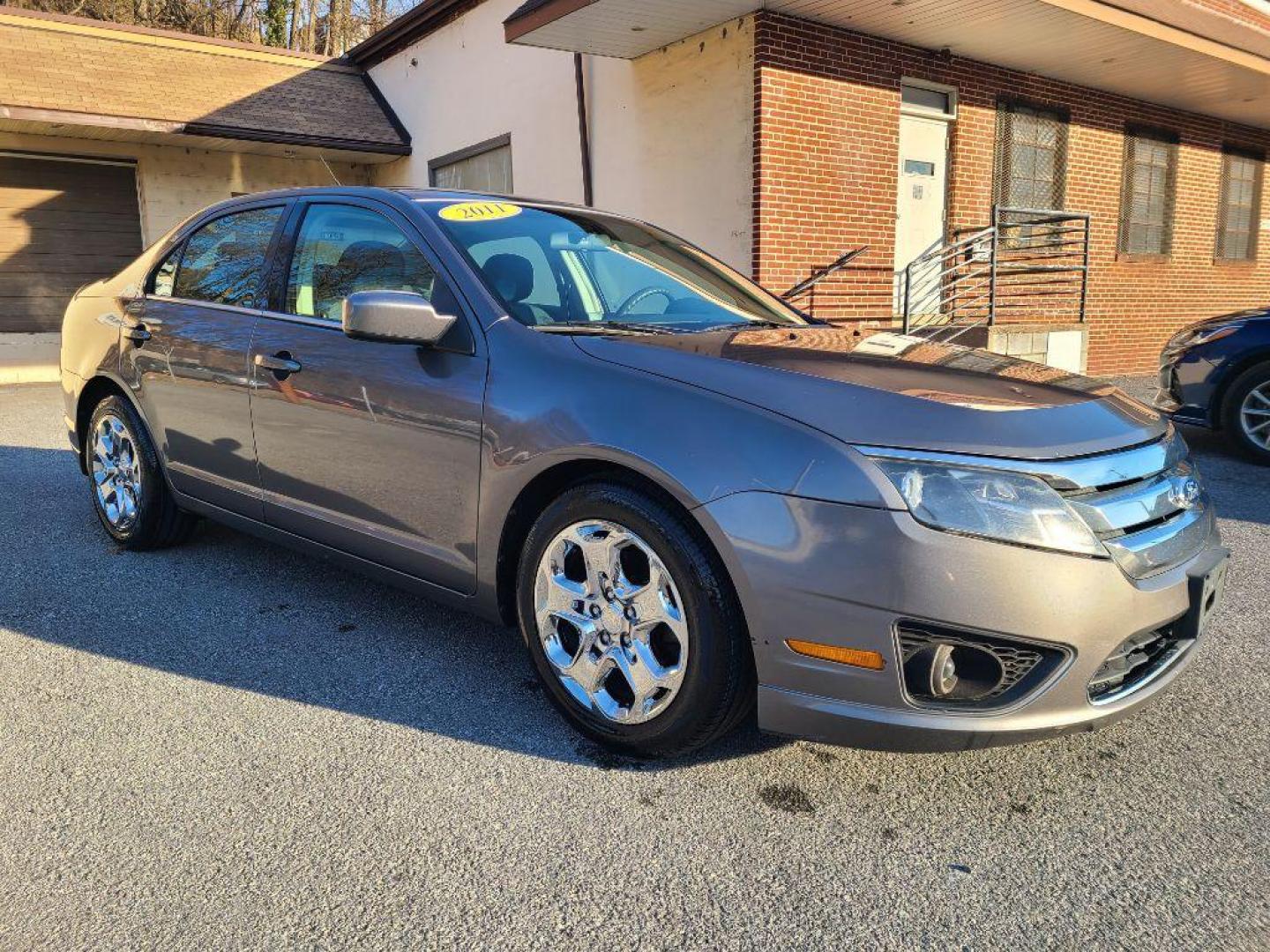 2011 GRAY FORD FUSION SE (3FAHP0HA0BR) with an 2.5L engine, Automatic transmission, located at 117 North Cameron Street, Harrisburg, PA, 17101, (717) 963-8962, 40.266762, -76.875259 - WE FINANCE!!! Good Credit/ Bad Credit/ No Credit - ALL Trade-Ins Welcomed!!! ***Guaranteed Credit Approval*** APPLY ONLINE or CALL us TODAY ;) Internet Prices and Marketplace Prices are SPECIAL discounted ***CASH DEALS*** Retail Prices are higher. Please call us to discuss your cash and finan - Photo#6