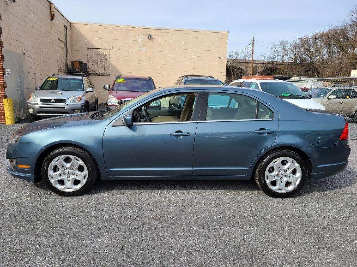 2011 BLUE FORD FUSION SE (3FAHP0HA9BR) with an 2.5L engine, Automatic transmission, located at 117 North Cameron Street, Harrisburg, PA, 17101, (717) 963-8962, 40.266762, -76.875259 - WE FINANCE!!! Good Credit/ Bad Credit/ No Credit - ALL Trade-Ins Welcomed!!! ***Guaranteed Credit Approval*** APPLY ONLINE or CALL us TODAY ;) Internet Prices and Marketplace Prices are SPECIAL discounted ***CASH DEALS*** Retail Prices are higher. Please call us to discuss your cash and finan - Photo#1