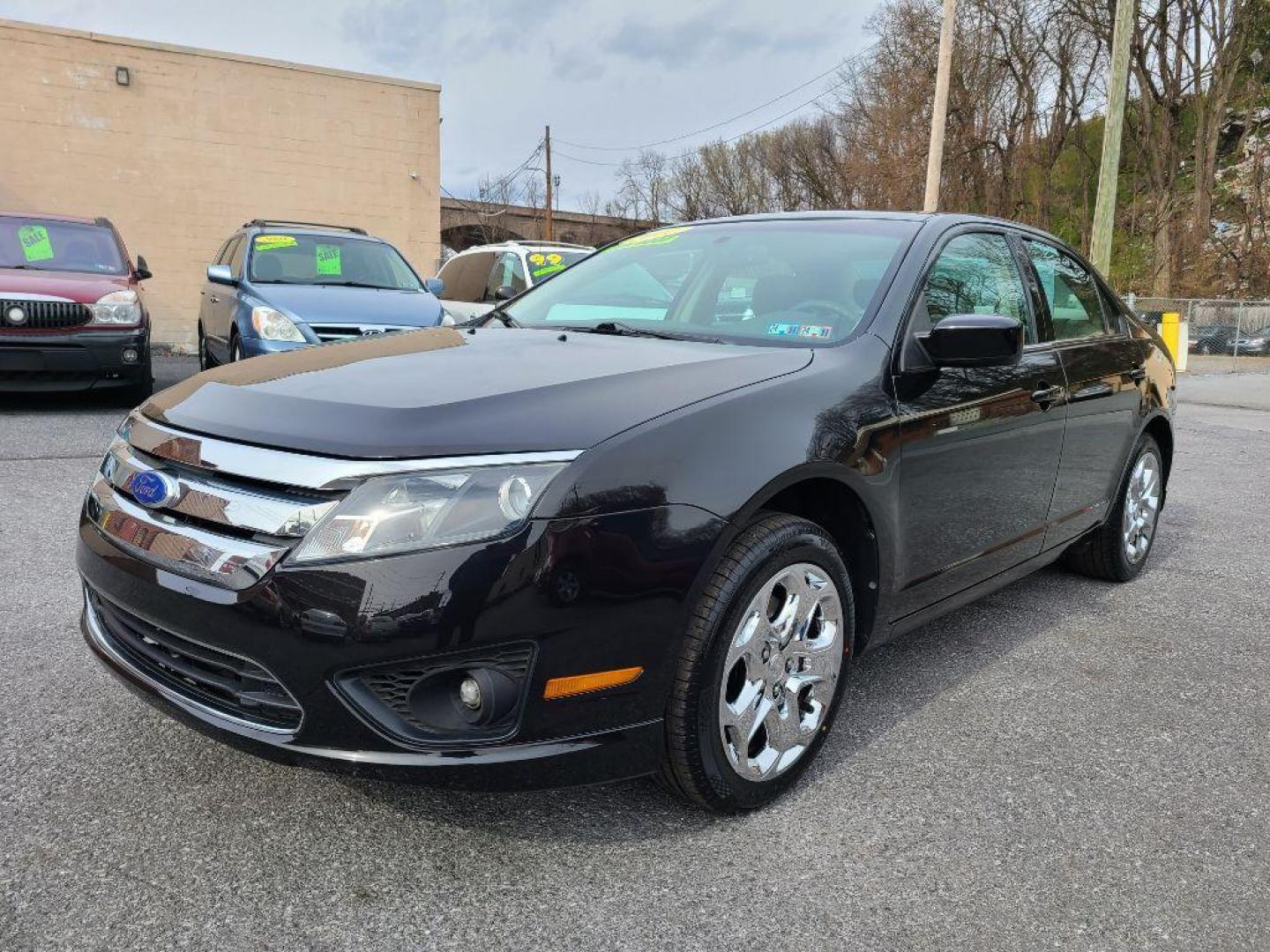 2011 BLACK FORD FUSION SE (3FAHP0HA4BR) with an 2.5L engine, Automatic transmission, located at 117 North Cameron Street, Harrisburg, PA, 17101, (717) 963-8962, 40.266762, -76.875259 - WE FINANCE!!! Good Credit/ Bad Credit/ No Credit - ALL Trade-Ins Welcomed!!! ***Guaranteed Credit Approval*** APPLY ONLINE or CALL us TODAY ;) Internet Prices and Marketplace Prices are SPECIAL discounted ***CASH DEALS*** Retail Prices are higher. Please call us to discuss your cash and finan - Photo#0