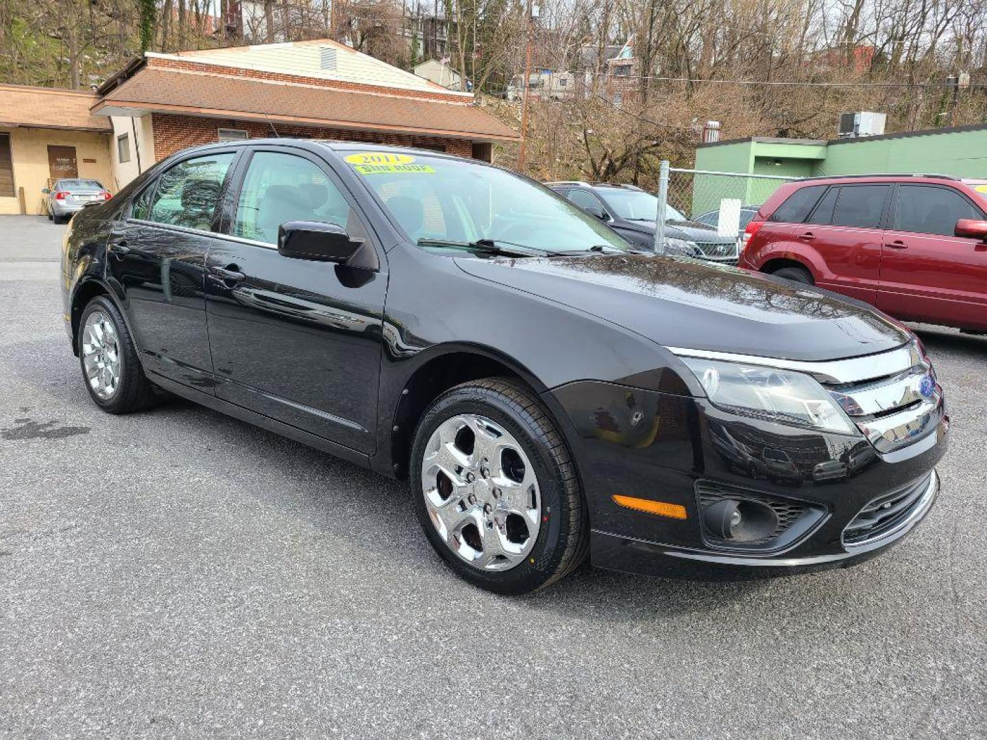 2011 BLACK FORD FUSION SE (3FAHP0HA4BR) with an 2.5L engine, Automatic transmission, located at 117 North Cameron Street, Harrisburg, PA, 17101, (717) 963-8962, 40.266762, -76.875259 - WE FINANCE!!! Good Credit/ Bad Credit/ No Credit - ALL Trade-Ins Welcomed!!! ***Guaranteed Credit Approval*** APPLY ONLINE or CALL us TODAY ;) Internet Prices and Marketplace Prices are SPECIAL discounted ***CASH DEALS*** Retail Prices are higher. Please call us to discuss your cash and finan - Photo#6