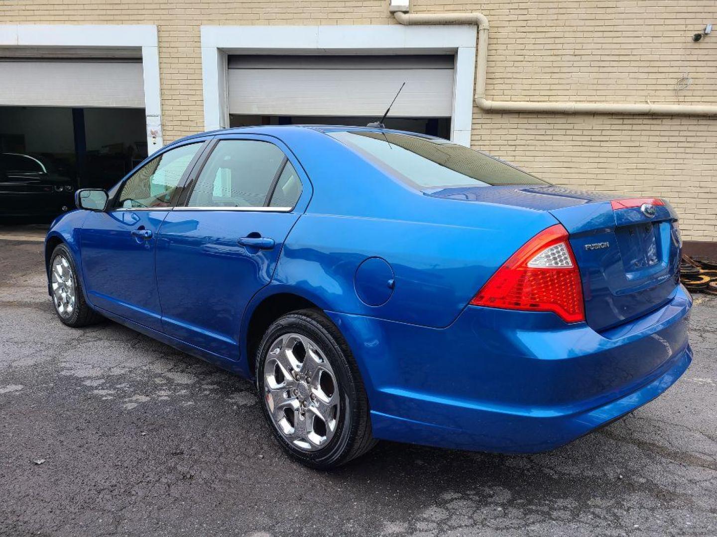 2011 BLUE FORD FUSION SE (3FAHP0HAXBR) with an 2.5L engine, Automatic transmission, located at 117 North Cameron Street, Harrisburg, PA, 17101, (717) 963-8962, 40.266762, -76.875259 - WE FINANCE!!! Good Credit/ Bad Credit/ No Credit - ALL Trade-Ins Welcomed!!! ***Guaranteed Credit Approval*** APPLY ONLINE or CALL us TODAY ;) Internet Prices and Marketplace Prices are SPECIAL discounted ***CASH DEALS*** Retail Prices are higher. Please call us to discuss your cash and finan - Photo#2