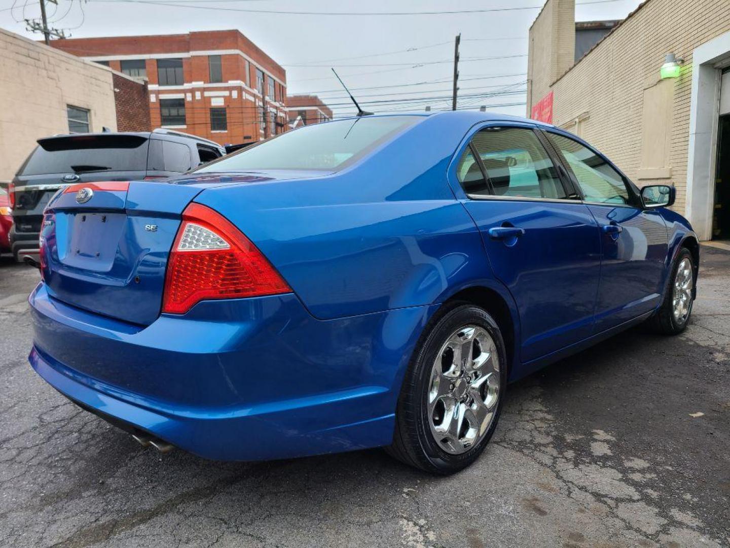 2011 BLUE FORD FUSION SE (3FAHP0HAXBR) with an 2.5L engine, Automatic transmission, located at 117 North Cameron Street, Harrisburg, PA, 17101, (717) 963-8962, 40.266762, -76.875259 - WE FINANCE!!! Good Credit/ Bad Credit/ No Credit - ALL Trade-Ins Welcomed!!! ***Guaranteed Credit Approval*** APPLY ONLINE or CALL us TODAY ;) Internet Prices and Marketplace Prices are SPECIAL discounted ***CASH DEALS*** Retail Prices are higher. Please call us to discuss your cash and finan - Photo#4