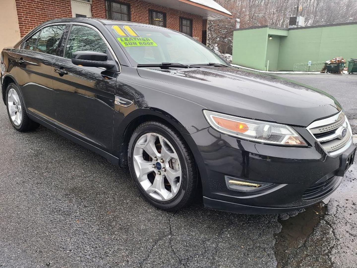 2011 BLACK FORD TAURUS SEL (1FAHP2EW6BG) with an 3.5L engine, Automatic transmission, located at 117 North Cameron Street, Harrisburg, PA, 17101, (717) 963-8962, 40.266762, -76.875259 - WE FINANCE!!! Good Credit/ Bad Credit/ No Credit - ALL Trade-Ins Welcomed!!! ***Guaranteed Credit Approval*** APPLY ONLINE or CALL us TODAY ;) Internet Prices and Marketplace Prices are SPECIAL discounted ***CASH DEALS*** Retail Prices are higher. Please call us to discuss your cash and finan - Photo#6