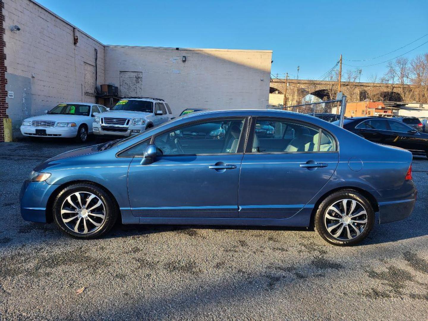 2011 BLUE HONDA CIVIC LX (2HGFA1F58BH) with an 1.8L engine, Automatic transmission, located at 117 North Cameron Street, Harrisburg, PA, 17101, (717) 963-8962, 40.266762, -76.875259 - WE FINANCE!!! Good Credit/ Bad Credit/ No Credit - ALL Trade-Ins Welcomed!!! ***Guaranteed Credit Approval*** APPLY ONLINE or CALL us TODAY ;) Internet Prices and Marketplace Prices are SPECIAL discounted ***CASH DEALS*** Retail Prices are higher. Please call us to discuss your cash and finan - Photo#1