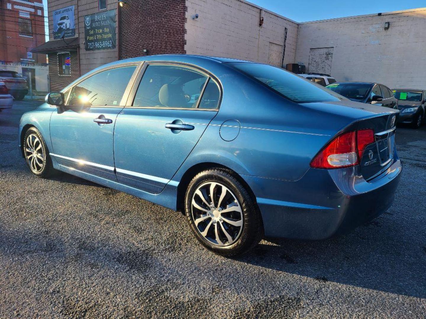 2011 BLUE HONDA CIVIC LX (2HGFA1F58BH) with an 1.8L engine, Automatic transmission, located at 117 North Cameron Street, Harrisburg, PA, 17101, (717) 963-8962, 40.266762, -76.875259 - WE FINANCE!!! Good Credit/ Bad Credit/ No Credit - ALL Trade-Ins Welcomed!!! ***Guaranteed Credit Approval*** APPLY ONLINE or CALL us TODAY ;) Internet Prices and Marketplace Prices are SPECIAL discounted ***CASH DEALS*** Retail Prices are higher. Please call us to discuss your cash and finan - Photo#2