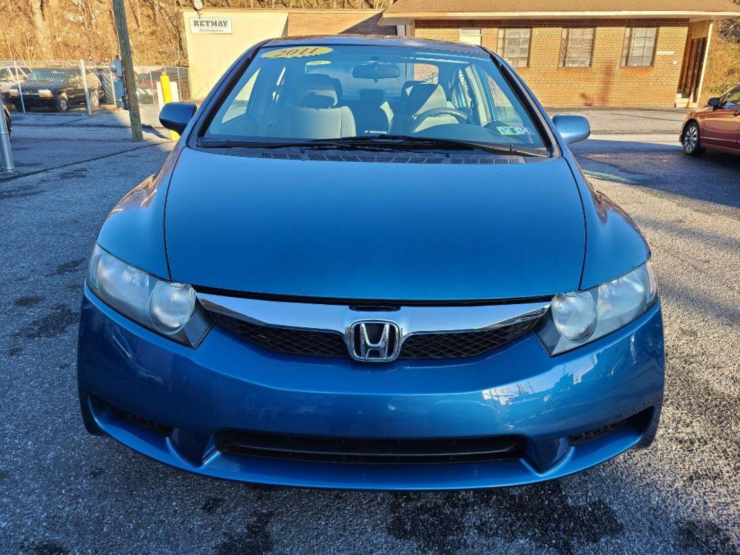 2011 BLUE HONDA CIVIC LX (2HGFA1F58BH) with an 1.8L engine, Automatic transmission, located at 117 North Cameron Street, Harrisburg, PA, 17101, (717) 963-8962, 40.266762, -76.875259 - WE FINANCE!!! Good Credit/ Bad Credit/ No Credit - ALL Trade-Ins Welcomed!!! ***Guaranteed Credit Approval*** APPLY ONLINE or CALL us TODAY ;) Internet Prices and Marketplace Prices are SPECIAL discounted ***CASH DEALS*** Retail Prices are higher. Please call us to discuss your cash and finan - Photo#7