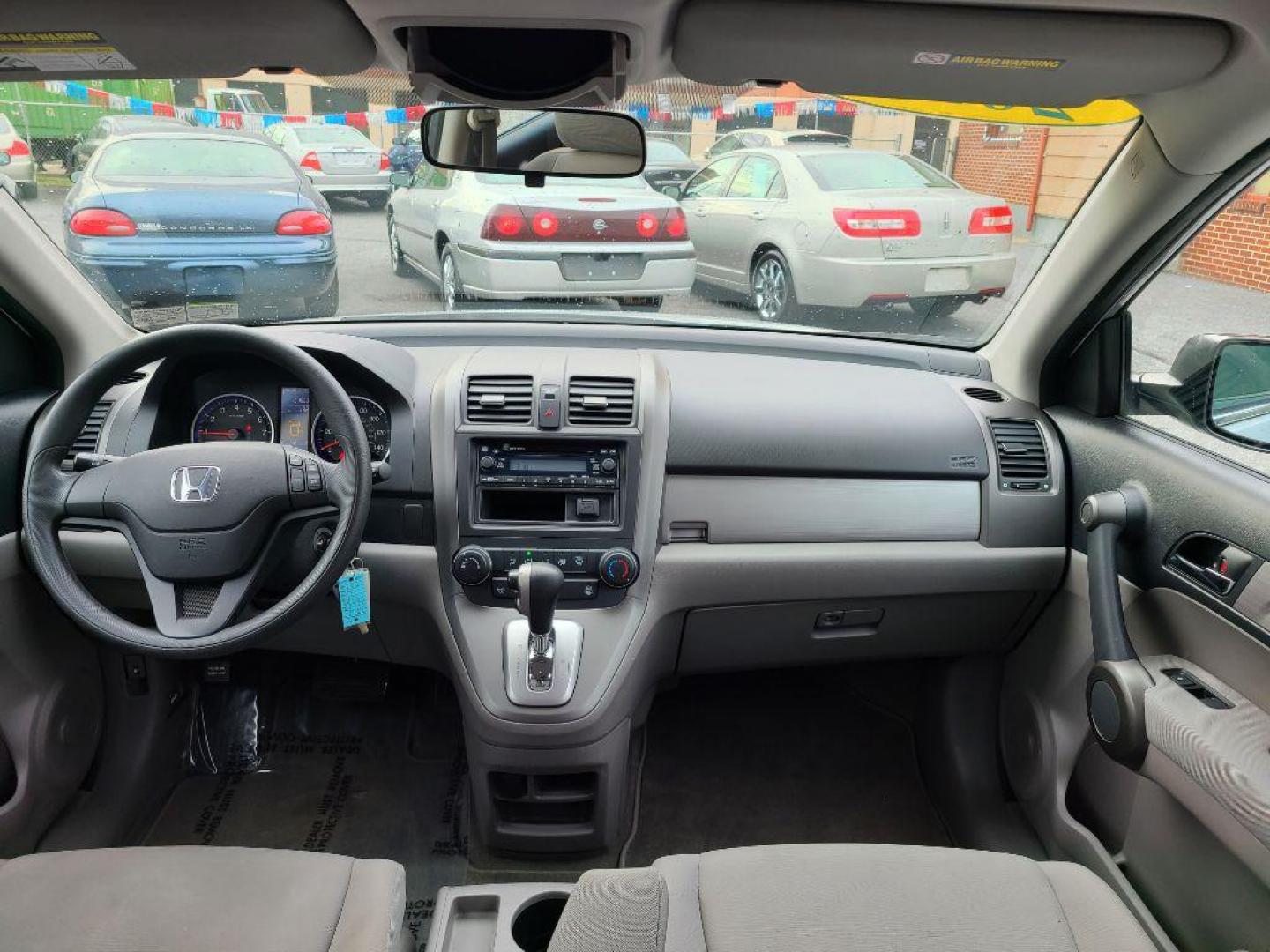 2011 SILVER HONDA CR-V LX (5J6RE4H33BL) with an 2.4L engine, Automatic transmission, located at 7981 Paxton Street, Harrisburg, PA, 17111, (717) 561-2926, 40.261490, -76.749229 - WE FINANCE!!! Good Credit/ Bad Credit/ No Credit - ALL Trade-Ins Welcomed!!! ***Guaranteed Credit Approval*** APPLY ONLINE or CALL us TODAY ;) Internet Prices and Marketplace Prices are SPECIAL discounted ***CASH DEALS*** Retail Prices are higher. Please call us to discuss your cash and finan - Photo#9