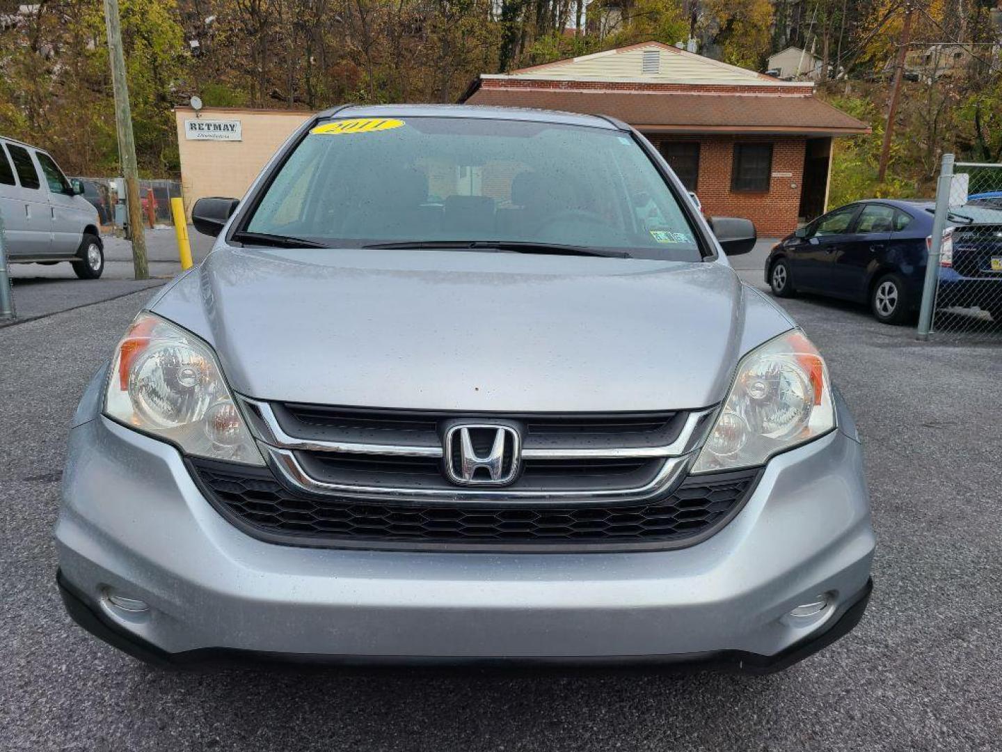 2011 SILVER HONDA CR-V LX (5J6RE4H33BL) with an 2.4L engine, Automatic transmission, located at 7981 Paxton Street, Harrisburg, PA, 17111, (717) 561-2926, 40.261490, -76.749229 - WE FINANCE!!! Good Credit/ Bad Credit/ No Credit - ALL Trade-Ins Welcomed!!! ***Guaranteed Credit Approval*** APPLY ONLINE or CALL us TODAY ;) Internet Prices and Marketplace Prices are SPECIAL discounted ***CASH DEALS*** Retail Prices are higher. Please call us to discuss your cash and finan - Photo#7