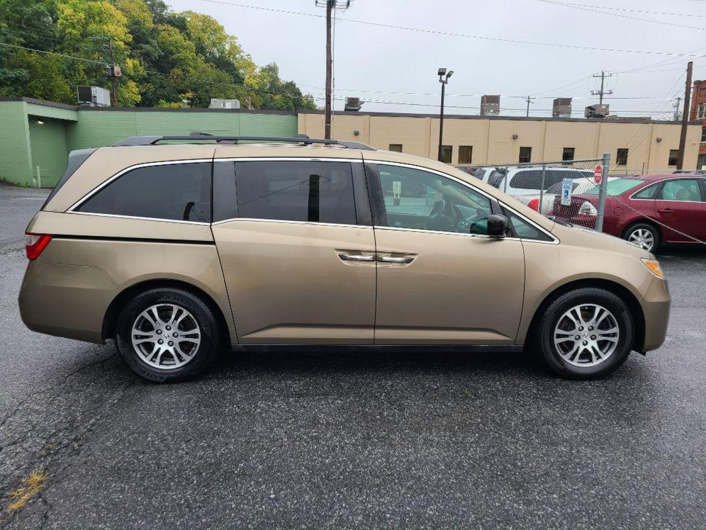 2011 BEIGE HONDA ODYSSEY EXL (5FNRL5H61BB) with an 3.5L engine, Automatic transmission, located at 7981 Paxton Street, Harrisburg, PA, 17111, (717) 561-2926, 40.261490, -76.749229 - WE FINANCE!!! Good Credit/ Bad Credit/ No Credit - ALL Trade-Ins Welcomed!!! ***Guaranteed Credit Approval*** APPLY ONLINE or CALL us TODAY ;) Internet Prices and Marketplace Prices are SPECIAL discounted ***CASH DEALS*** Retail Prices are higher. Please call us to discuss your cash and finan - Photo#5