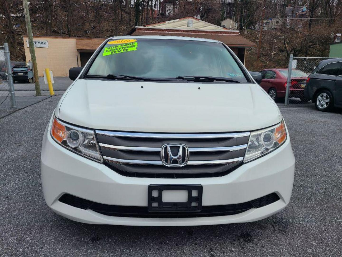 2011 WHITE HONDA ODYSSEY EXL (5FNRL5H61BB) with an 3.5L engine, Automatic transmission, located at 117 North Cameron Street, Harrisburg, PA, 17101, (717) 963-8962, 40.266762, -76.875259 - WE FINANCE!!! Good Credit/ Bad Credit/ No Credit - ALL Trade-Ins Welcomed!!! ***Guaranteed Credit Approval*** APPLY ONLINE or CALL us TODAY ;) Internet Prices and Marketplace Prices are SPECIAL discounted ***CASH DEALS*** Retail Prices are higher. Please call us to discuss your cash and finan - Photo#7