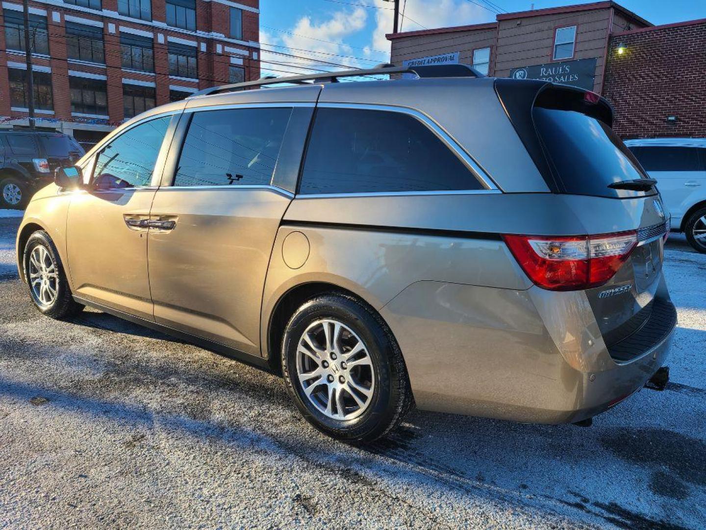 2011 GOLD HONDA ODYSSEY EXL (5FNRL5H64BB) with an 3.5L engine, Automatic transmission, located at 117 North Cameron Street, Harrisburg, PA, 17101, (717) 963-8962, 40.266762, -76.875259 - WE FINANCE!!! Good Credit/ Bad Credit/ No Credit - ALL Trade-Ins Welcomed!!! ***Guaranteed Credit Approval*** APPLY ONLINE or CALL us TODAY ;) Internet Prices and Marketplace Prices are SPECIAL discounted ***CASH DEALS*** Retail Prices are higher. Please call us to discuss your cash and finan - Photo#2