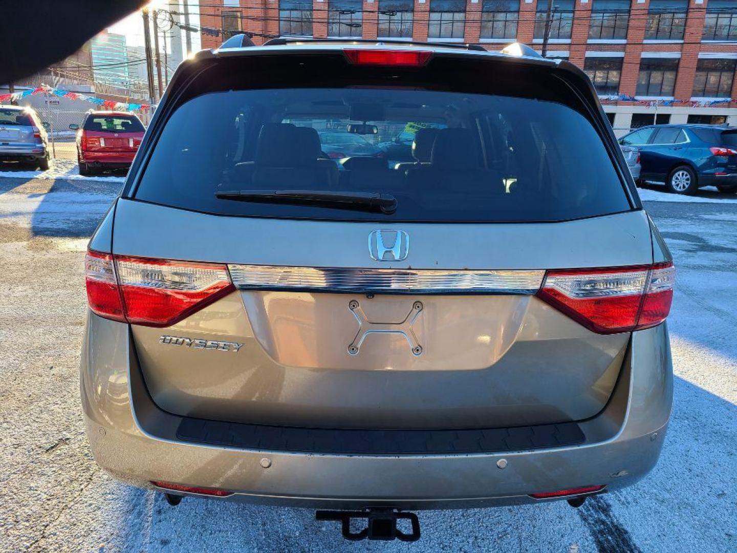 2011 GOLD HONDA ODYSSEY EXL (5FNRL5H64BB) with an 3.5L engine, Automatic transmission, located at 117 North Cameron Street, Harrisburg, PA, 17101, (717) 963-8962, 40.266762, -76.875259 - WE FINANCE!!! Good Credit/ Bad Credit/ No Credit - ALL Trade-Ins Welcomed!!! ***Guaranteed Credit Approval*** APPLY ONLINE or CALL us TODAY ;) Internet Prices and Marketplace Prices are SPECIAL discounted ***CASH DEALS*** Retail Prices are higher. Please call us to discuss your cash and finan - Photo#3