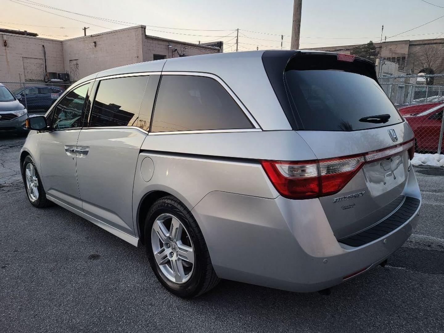 2011 SILVER HONDA ODYSSEY TOURING (5FNRL5H92BB) with an 3.5L engine, Automatic transmission, located at 117 North Cameron Street, Harrisburg, PA, 17101, (717) 963-8962, 40.266762, -76.875259 - WE FINANCE!!! Good Credit/ Bad Credit/ No Credit - ALL Trade-Ins Welcomed!!! ***Guaranteed Credit Approval*** APPLY ONLINE or CALL us TODAY ;) Internet Prices and Marketplace Prices are SPECIAL discounted ***CASH DEALS*** Retail Prices are higher. Please call us to discuss your cash and finan - Photo#2