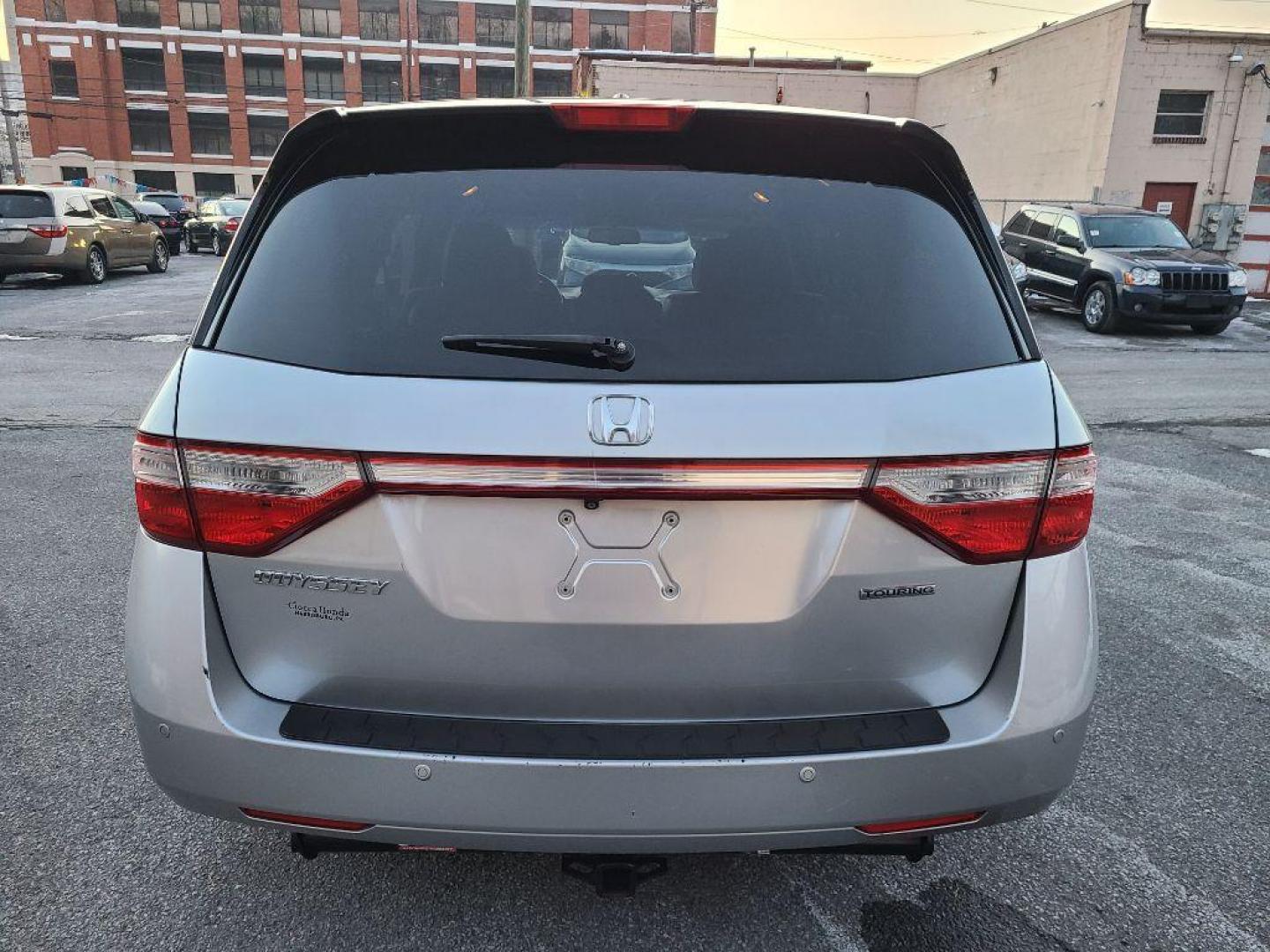 2011 SILVER HONDA ODYSSEY TOURING (5FNRL5H92BB) with an 3.5L engine, Automatic transmission, located at 117 North Cameron Street, Harrisburg, PA, 17101, (717) 963-8962, 40.266762, -76.875259 - WE FINANCE!!! Good Credit/ Bad Credit/ No Credit - ALL Trade-Ins Welcomed!!! ***Guaranteed Credit Approval*** APPLY ONLINE or CALL us TODAY ;) Internet Prices and Marketplace Prices are SPECIAL discounted ***CASH DEALS*** Retail Prices are higher. Please call us to discuss your cash and finan - Photo#3