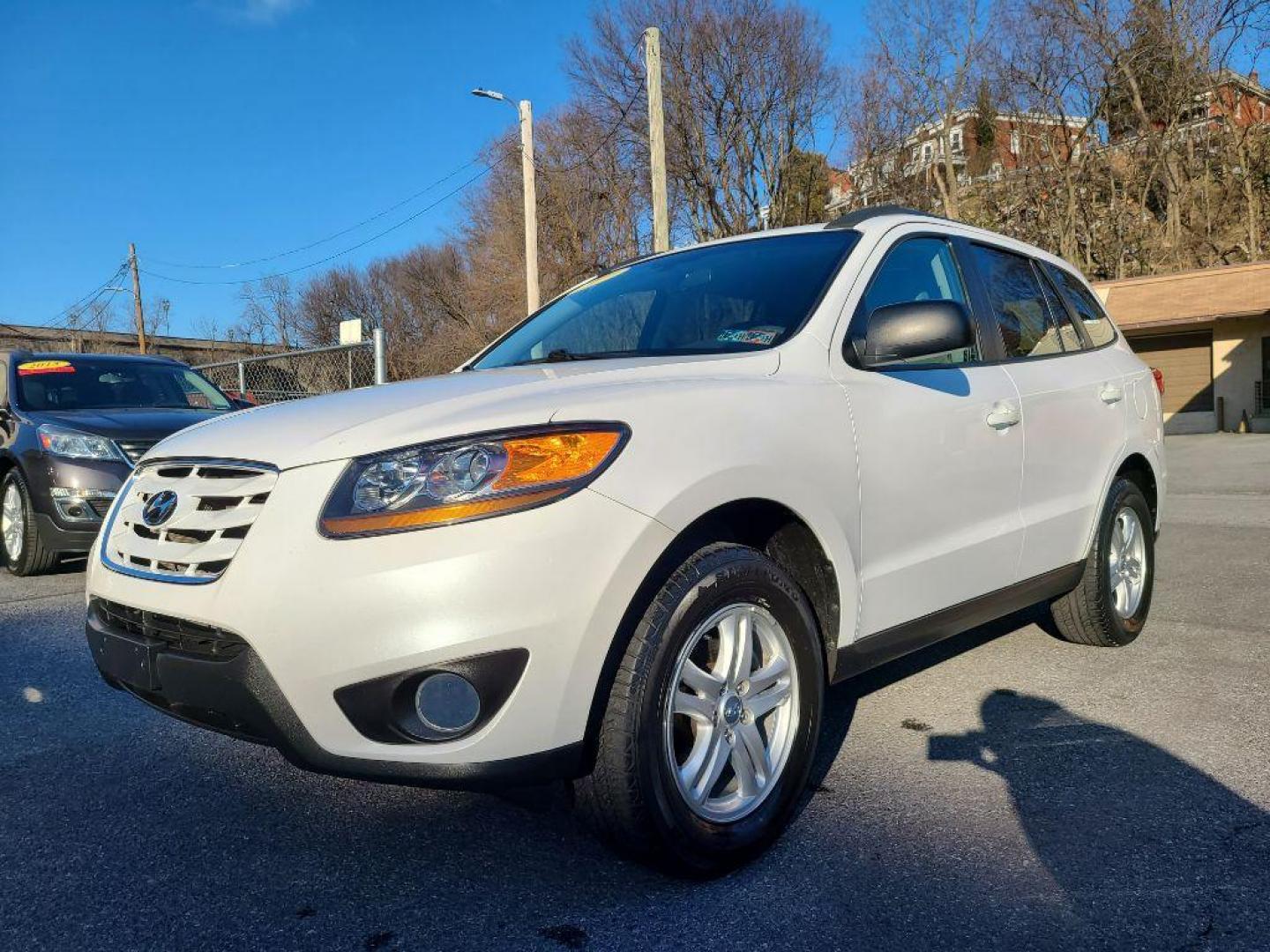 2011 WHITE HYUNDAI SANTA FE GLS (5XYZG3ABXBG) with an 2.4L engine, Automatic transmission, located at 117 North Cameron Street, Harrisburg, PA, 17101, (717) 963-8962, 40.266762, -76.875259 - WE FINANCE!!! Good Credit/ Bad Credit/ No Credit - ALL Trade-Ins Welcomed!!! ***Guaranteed Credit Approval*** APPLY ONLINE or CALL us TODAY ;) Internet Prices and Marketplace Prices are SPECIAL discounted ***CASH DEALS*** Retail Prices are higher. Please call us to discuss your cash and finan - Photo#0