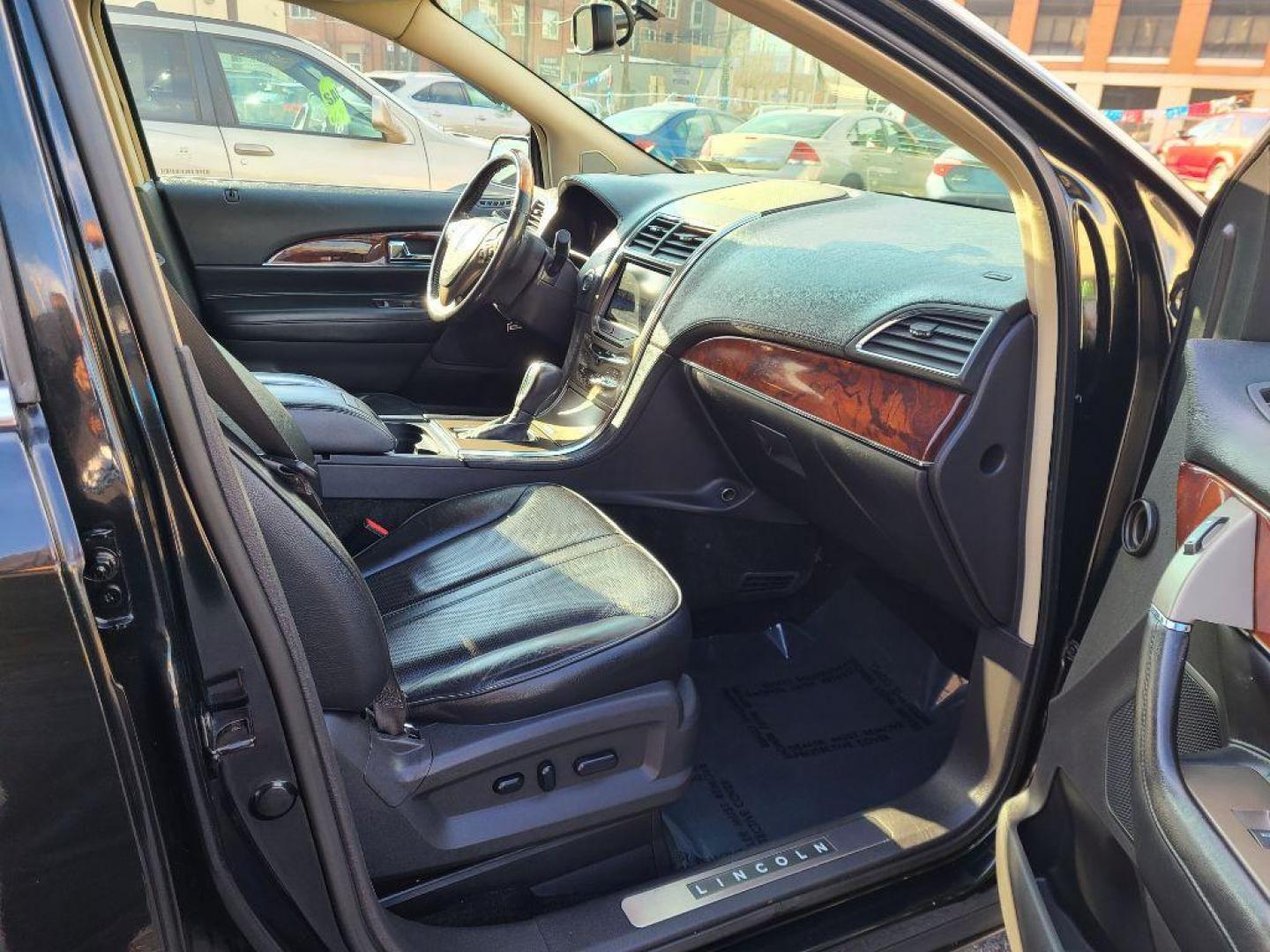 2011 BLACK LINCOLN MKX SUV (2LMDJ8JK7BB) with an 3.7L engine, Automatic transmission, located at 117 North Cameron Street, Harrisburg, PA, 17101, (717) 963-8962, 40.266762, -76.875259 - WE FINANCE!!! Good Credit/ Bad Credit/ No Credit - ALL Trade-Ins Welcomed!!! ***Guaranteed Credit Approval*** APPLY ONLINE or CALL us TODAY ;) Internet Prices and Marketplace Prices are SPECIAL discounted ***CASH DEALS*** Retail Prices are higher. Please call us to discuss your cash and finan - Photo#9