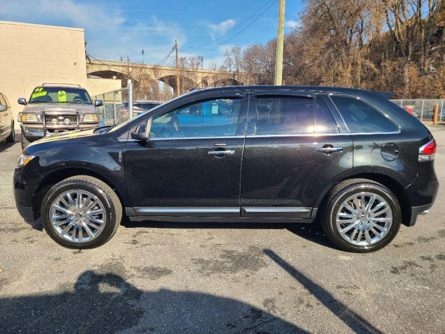 2011 BLACK LINCOLN MKX SUV (2LMDJ8JK7BB) with an 3.7L engine, Automatic transmission, located at 117 North Cameron Street, Harrisburg, PA, 17101, (717) 963-8962, 40.266762, -76.875259 - WE FINANCE!!! Good Credit/ Bad Credit/ No Credit - ALL Trade-Ins Welcomed!!! ***Guaranteed Credit Approval*** APPLY ONLINE or CALL us TODAY ;) Internet Prices and Marketplace Prices are SPECIAL discounted ***CASH DEALS*** Retail Prices are higher. Please call us to discuss your cash and finan - Photo#1