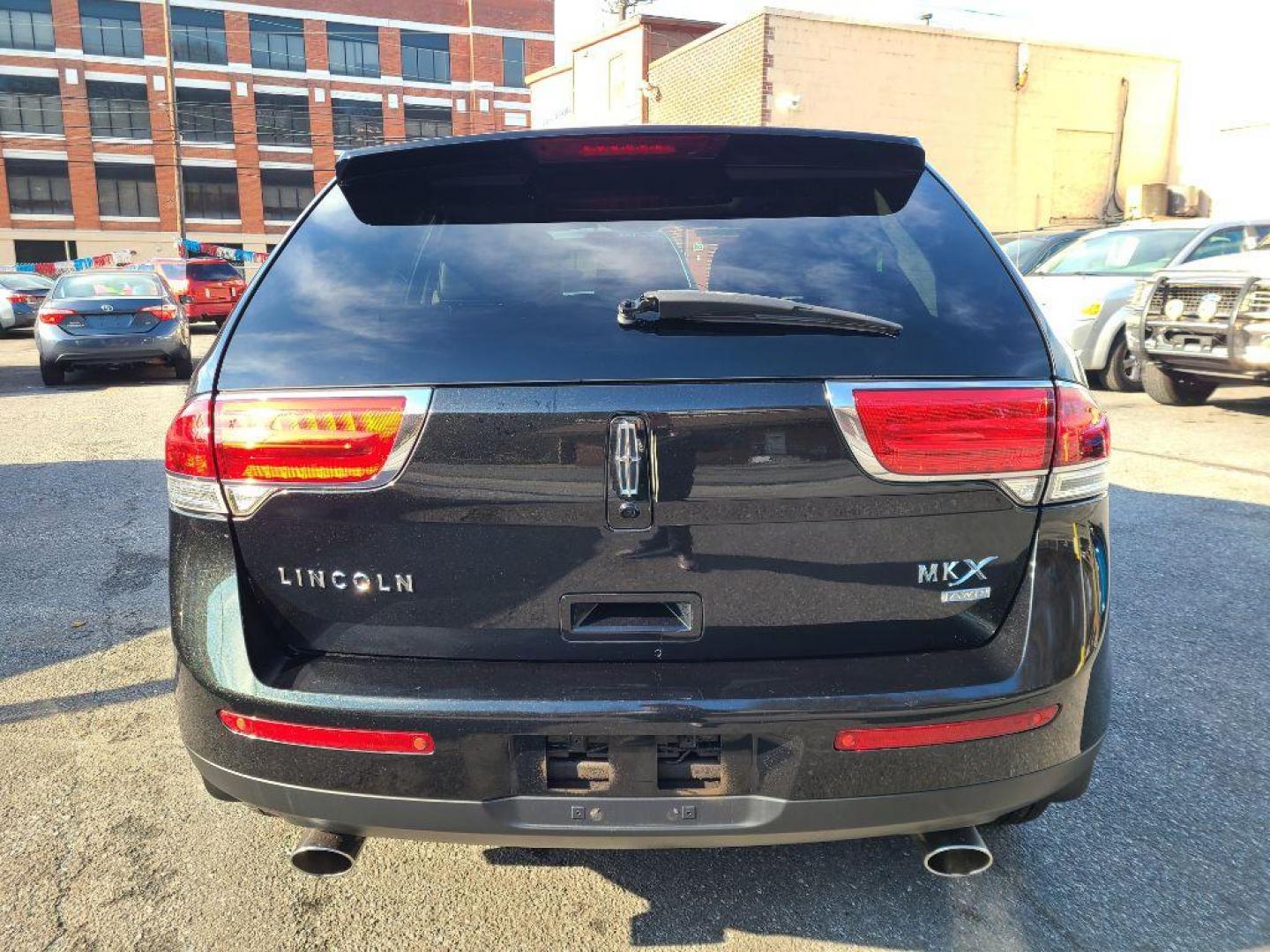 2011 BLACK LINCOLN MKX SUV (2LMDJ8JK7BB) with an 3.7L engine, Automatic transmission, located at 117 North Cameron Street, Harrisburg, PA, 17101, (717) 963-8962, 40.266762, -76.875259 - WE FINANCE!!! Good Credit/ Bad Credit/ No Credit - ALL Trade-Ins Welcomed!!! ***Guaranteed Credit Approval*** APPLY ONLINE or CALL us TODAY ;) Internet Prices and Marketplace Prices are SPECIAL discounted ***CASH DEALS*** Retail Prices are higher. Please call us to discuss your cash and finan - Photo#3