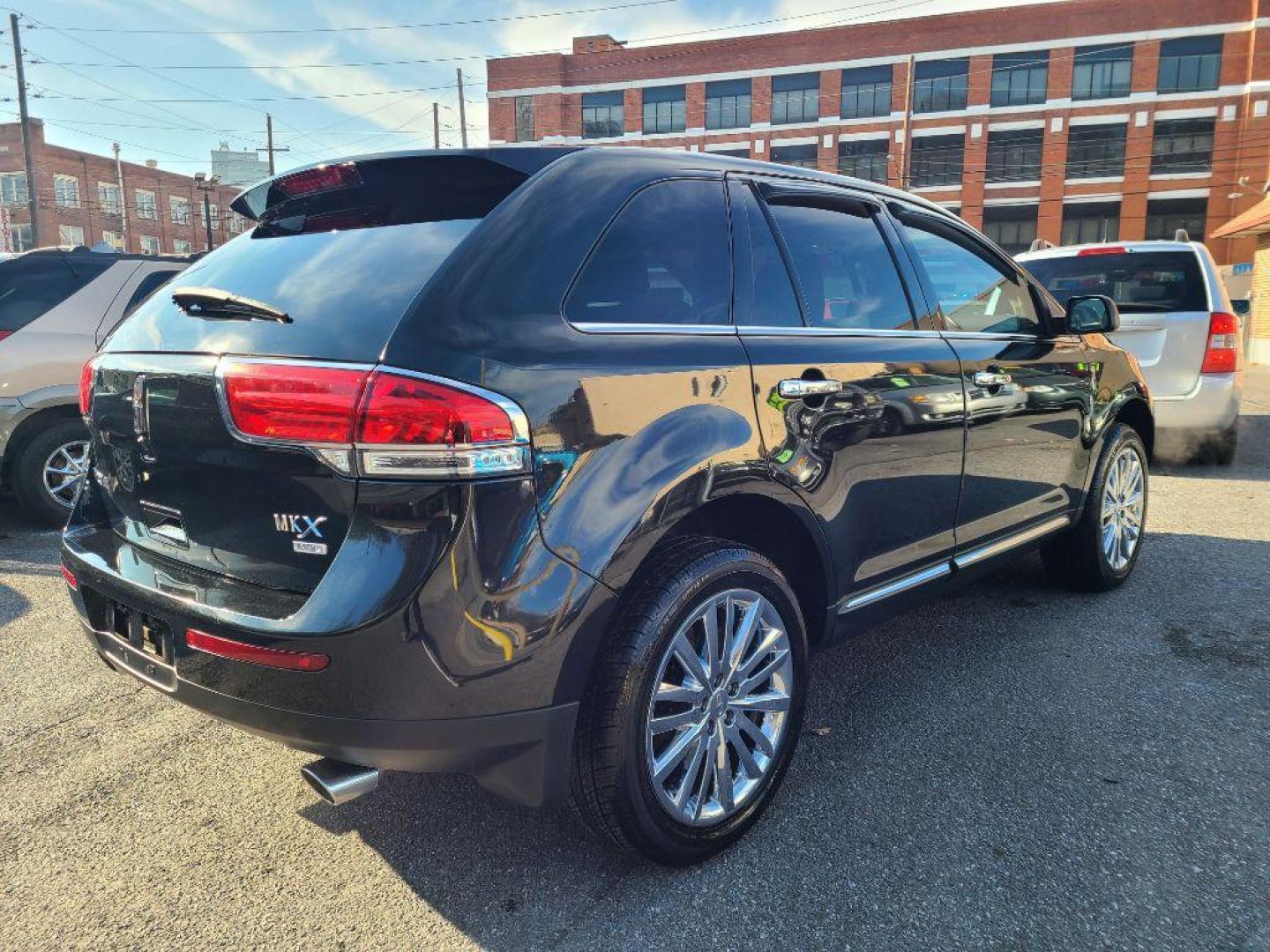 2011 BLACK LINCOLN MKX SUV (2LMDJ8JK7BB) with an 3.7L engine, Automatic transmission, located at 117 North Cameron Street, Harrisburg, PA, 17101, (717) 963-8962, 40.266762, -76.875259 - WE FINANCE!!! Good Credit/ Bad Credit/ No Credit - ALL Trade-Ins Welcomed!!! ***Guaranteed Credit Approval*** APPLY ONLINE or CALL us TODAY ;) Internet Prices and Marketplace Prices are SPECIAL discounted ***CASH DEALS*** Retail Prices are higher. Please call us to discuss your cash and finan - Photo#4