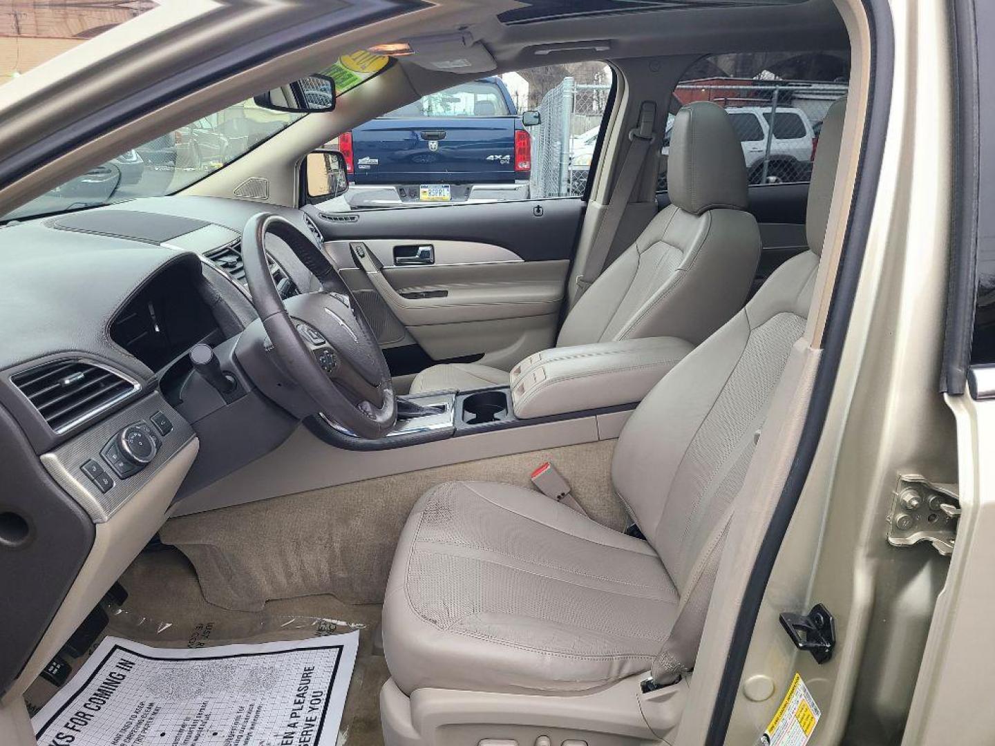 2011 SILVER LINCOLN MKX SUV (2LMDJ8JK4BB) with an 3.7L engine, Automatic transmission, located at 117 North Cameron Street, Harrisburg, PA, 17101, (717) 963-8962, 40.266762, -76.875259 - WE FINANCE!!! Good Credit/ Bad Credit/ No Credit - ALL Trade-Ins Welcomed!!! ***Guaranteed Credit Approval*** APPLY ONLINE or CALL us TODAY ;) Internet Prices and Marketplace Prices are SPECIAL discounted ***CASH DEALS*** Retail Prices are higher. Please call us to discuss your cash and finan - Photo#14