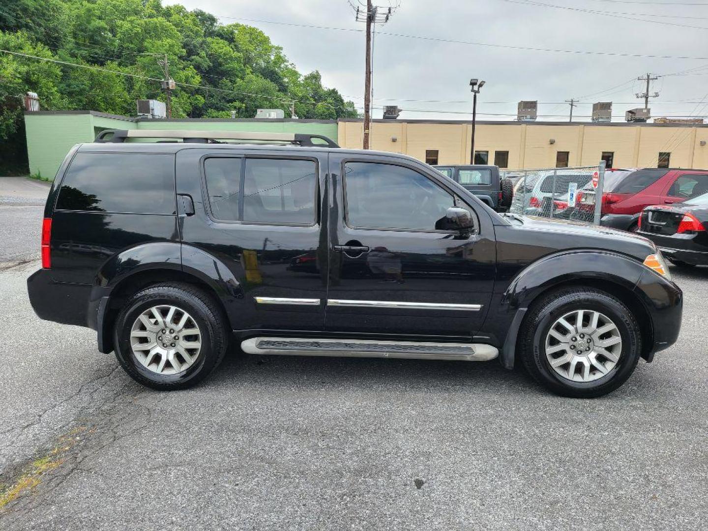 2011 BLACK NISSAN PATHFINDER S (5N1AR1NB0BC) with an 4.0L engine, Automatic transmission, located at 117 North Cameron Street, Harrisburg, PA, 17101, (717) 963-8962, 40.266762, -76.875259 - WE FINANCE!!! Good Credit/ Bad Credit/ No Credit - ALL Trade-Ins Welcomed!!! ***Guaranteed Credit Approval*** APPLY ONLINE or CALL us TODAY ;) Internet Prices and Marketplace Prices are SPECIAL discounted ***CASH DEALS*** Retail Prices are higher. Please call us to discuss your cash and finan - Photo#5