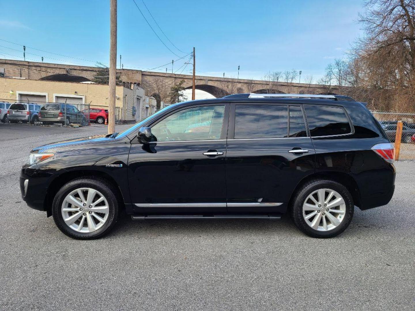 2011 BLACK TOYOTA HIGHLANDER HYBRID LIMITED (JTEDC3EH2B2) with an 3.5L engine, Continuously Variable transmission, located at 7981 Paxton Street, Harrisburg, PA, 17111, (717) 561-2926, 40.261490, -76.749229 - WE FINANCE!!! Good Credit/ Bad Credit/ No Credit - ALL Trade-Ins Welcomed!!! ***Guaranteed Credit Approval*** APPLY ONLINE or CALL us TODAY ;) Internet Prices and Marketplace Prices are SPECIAL discounted ***CASH DEALS*** Retail Prices are higher. Please call us to discuss your cash and finan - Photo#1