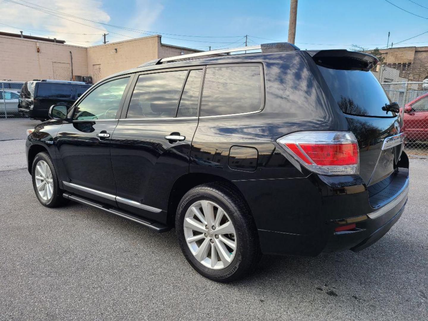 2011 BLACK TOYOTA HIGHLANDER HYBRID LIMITED (JTEDC3EH2B2) with an 3.5L engine, Continuously Variable transmission, located at 7981 Paxton Street, Harrisburg, PA, 17111, (717) 561-2926, 40.261490, -76.749229 - WE FINANCE!!! Good Credit/ Bad Credit/ No Credit - ALL Trade-Ins Welcomed!!! ***Guaranteed Credit Approval*** APPLY ONLINE or CALL us TODAY ;) Internet Prices and Marketplace Prices are SPECIAL discounted ***CASH DEALS*** Retail Prices are higher. Please call us to discuss your cash and finan - Photo#2