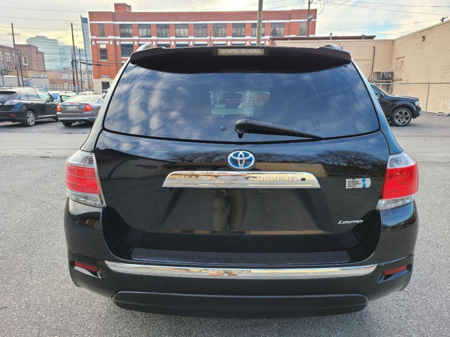 2011 BLACK TOYOTA HIGHLANDER HYBRID LIMITED (JTEDC3EH2B2) with an 3.5L engine, Continuously Variable transmission, located at 7981 Paxton Street, Harrisburg, PA, 17111, (717) 561-2926, 40.261490, -76.749229 - WE FINANCE!!! Good Credit/ Bad Credit/ No Credit - ALL Trade-Ins Welcomed!!! ***Guaranteed Credit Approval*** APPLY ONLINE or CALL us TODAY ;) Internet Prices and Marketplace Prices are SPECIAL discounted ***CASH DEALS*** Retail Prices are higher. Please call us to discuss your cash and finan - Photo#3