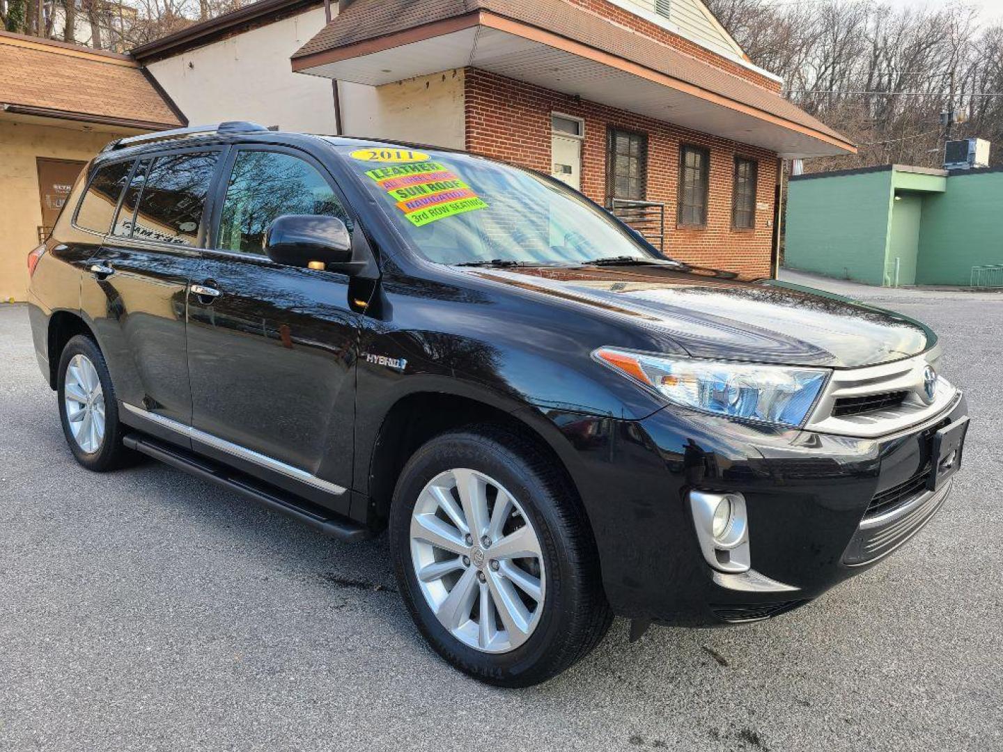 2011 BLACK TOYOTA HIGHLANDER HYBRID LIMITED (JTEDC3EH2B2) with an 3.5L engine, Continuously Variable transmission, located at 7981 Paxton Street, Harrisburg, PA, 17111, (717) 561-2926, 40.261490, -76.749229 - WE FINANCE!!! Good Credit/ Bad Credit/ No Credit - ALL Trade-Ins Welcomed!!! ***Guaranteed Credit Approval*** APPLY ONLINE or CALL us TODAY ;) Internet Prices and Marketplace Prices are SPECIAL discounted ***CASH DEALS*** Retail Prices are higher. Please call us to discuss your cash and finan - Photo#6