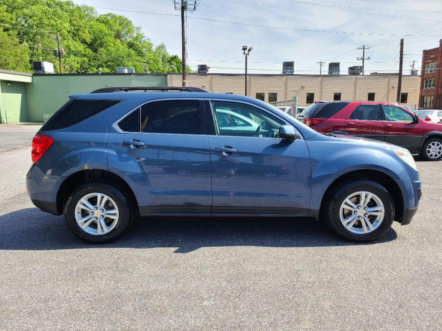 2012 BLUE CHEVROLET EQUINOX LT (2GNFLEEK7C6) with an 2.4L engine, Automatic transmission, located at 7981 Paxton Street, Harrisburg, PA, 17111, (717) 561-2926, 40.261490, -76.749229 - WE FINANCE!!! Good Credit/ Bad Credit/ No Credit - ALL Trade-Ins Welcomed!!! ***Guaranteed Credit Approval*** APPLY ONLINE or CALL us TODAY ;) Internet Prices and Marketplace Prices are SPECIAL discounted ***CASH DEALS*** Retail Prices are higher. Please call us to discuss your cash and finan - Photo#5