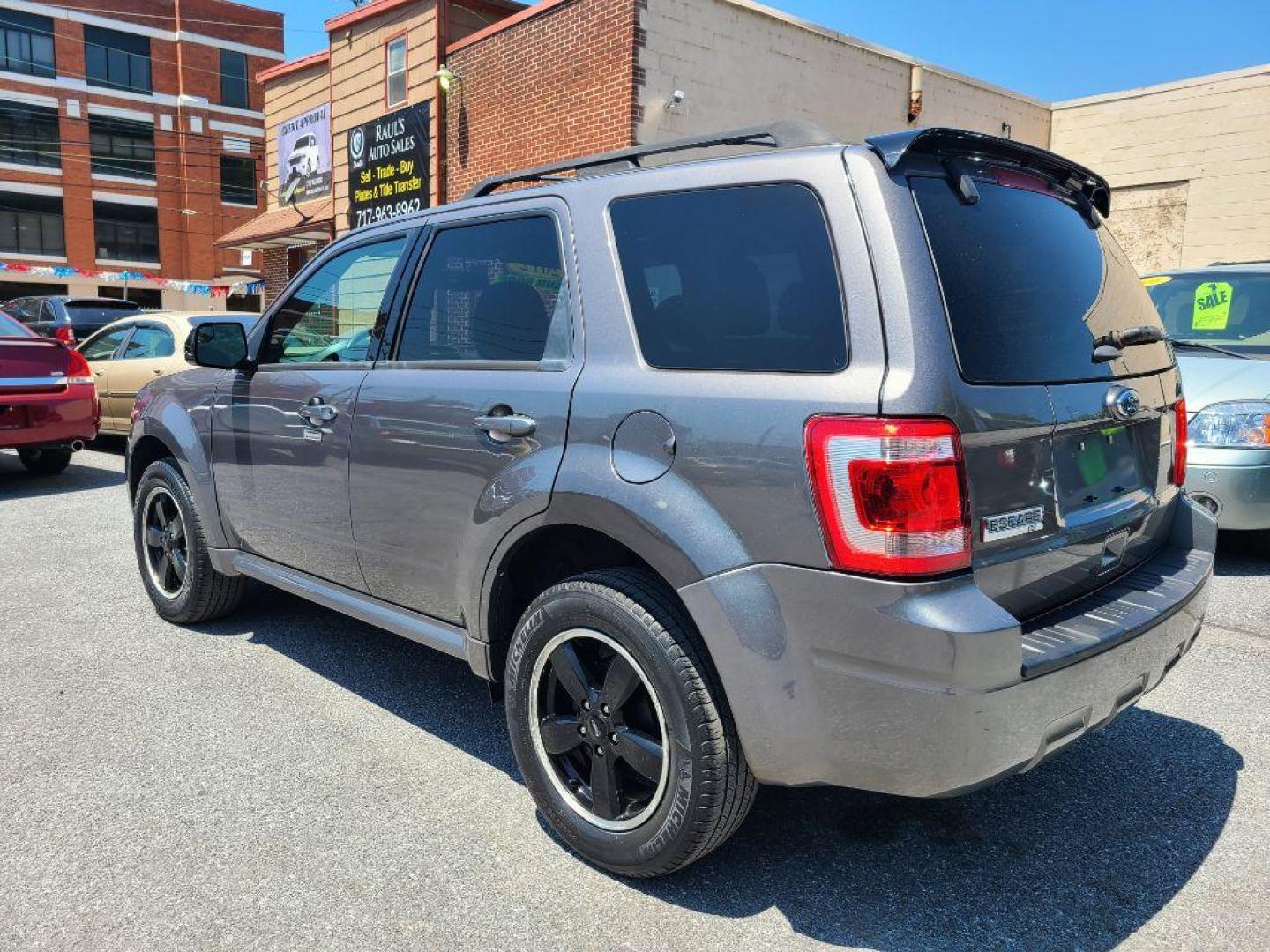 2012 GRAY FORD ESCAPE XLT (1FMCU9D74CK) with an 2.5L engine, Automatic transmission, located at 117 North Cameron Street, Harrisburg, PA, 17101, (717) 963-8962, 40.266762, -76.875259 - WE FINANCE!!! Good Credit/ Bad Credit/ No Credit - ALL Trade-Ins Welcomed!!! ***Guaranteed Credit Approval*** APPLY ONLINE or CALL us TODAY ;) Internet Prices and Marketplace Prices are SPECIAL discounted ***CASH DEALS*** Retail Prices are higher. Please call us to discuss your cash and finan - Photo#2