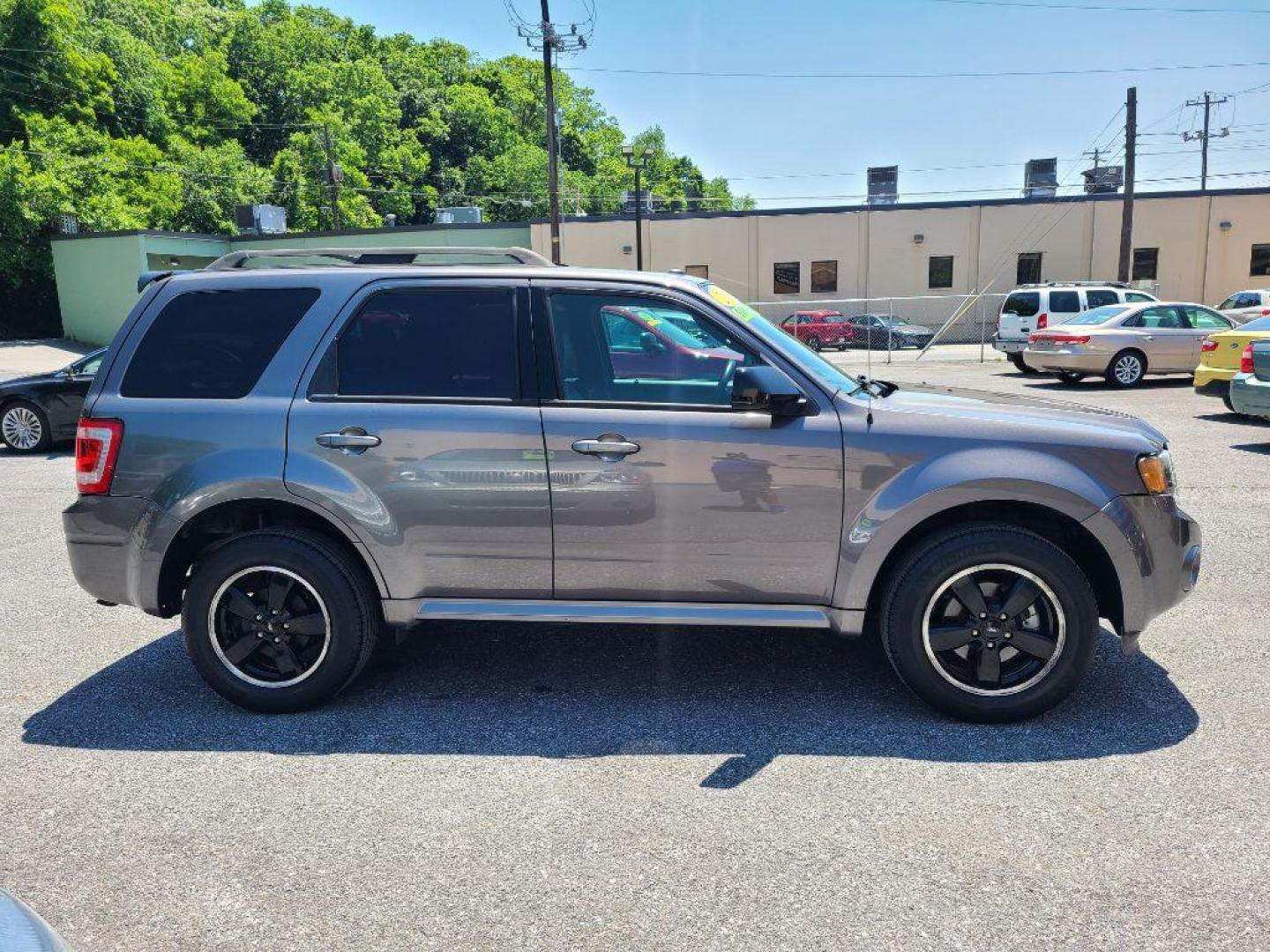 2012 GRAY FORD ESCAPE XLT (1FMCU9D74CK) with an 2.5L engine, Automatic transmission, located at 117 North Cameron Street, Harrisburg, PA, 17101, (717) 963-8962, 40.266762, -76.875259 - WE FINANCE!!! Good Credit/ Bad Credit/ No Credit - ALL Trade-Ins Welcomed!!! ***Guaranteed Credit Approval*** APPLY ONLINE or CALL us TODAY ;) Internet Prices and Marketplace Prices are SPECIAL discounted ***CASH DEALS*** Retail Prices are higher. Please call us to discuss your cash and finan - Photo#5