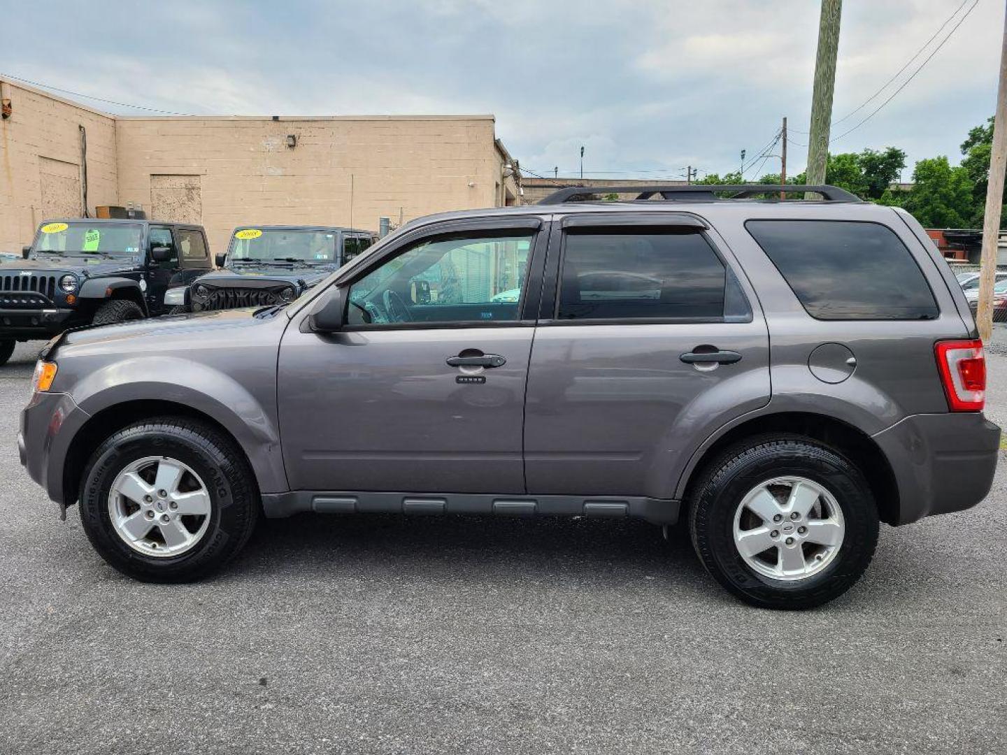 2012 GRAY FORD ESCAPE XLT (1FMCU0D78CK) with an 2.5L engine, Automatic transmission, located at 117 North Cameron Street, Harrisburg, PA, 17101, (717) 963-8962, 40.266762, -76.875259 - WE FINANCE!!! Good Credit/ Bad Credit/ No Credit - ALL Trade-Ins Welcomed!!! ***Guaranteed Credit Approval*** APPLY ONLINE or CALL us TODAY ;) Internet Prices and Marketplace Prices are SPECIAL discounted ***CASH DEALS*** Retail Prices are higher. Please call us to discuss your cash and finan - Photo#1