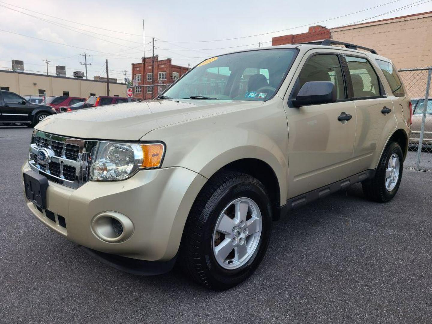 2012 GOLD FORD ESCAPE XLS (1FMCU0C73CK) with an 2.5L engine, Automatic transmission, located at 7981 Paxton Street, Harrisburg, PA, 17111, (717) 561-2926, 40.261490, -76.749229 - WE FINANCE!!! Good Credit/ Bad Credit/ No Credit - ALL Trade-Ins Welcomed!!! ***Guaranteed Credit Approval*** APPLY ONLINE or CALL us TODAY ;) Internet Prices and Marketplace Prices are SPECIAL discounted ***CASH DEALS*** Retail Prices are higher. Please call us to discuss your cash and finan - Photo#0