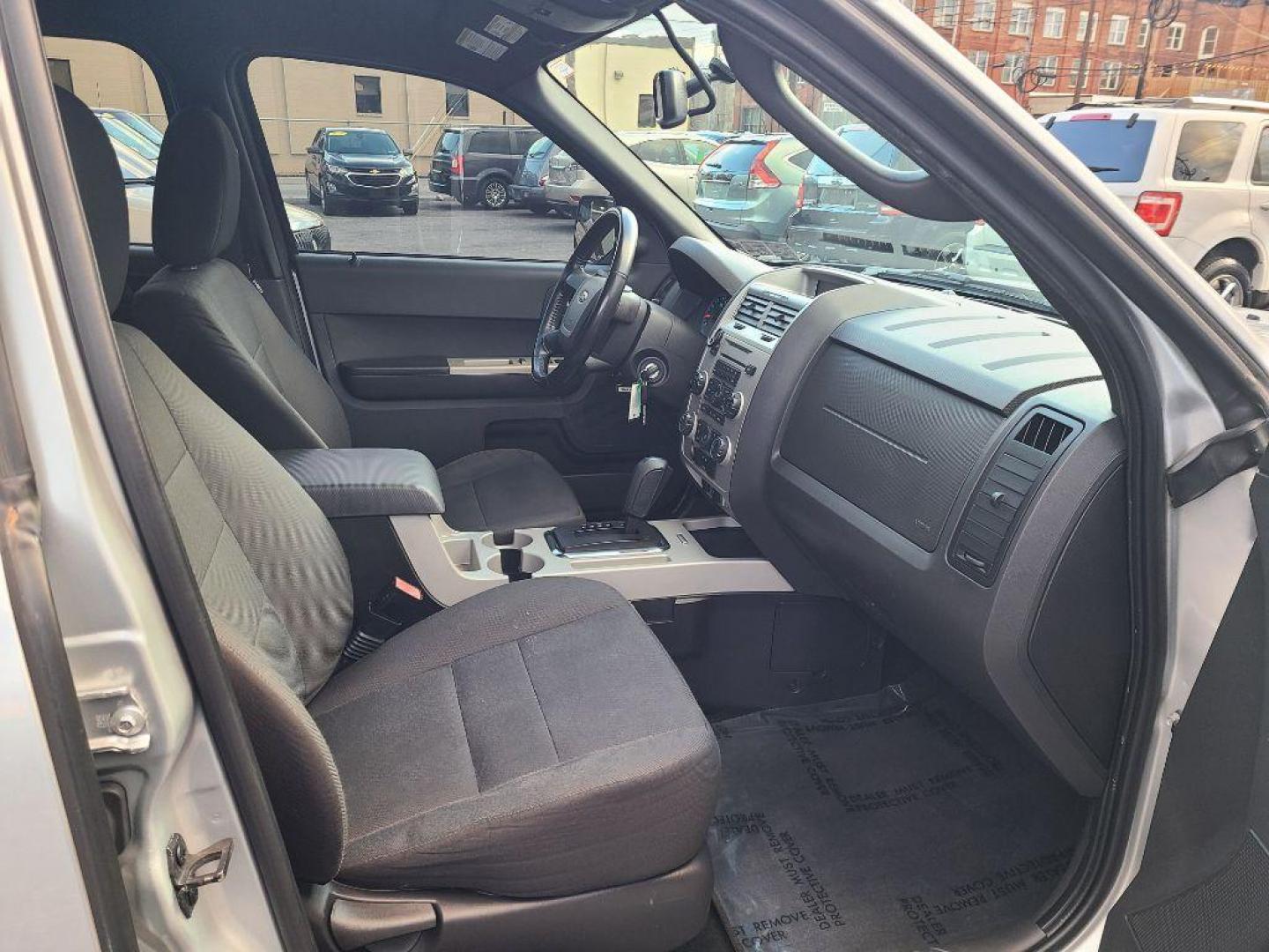 2012 SILVER FORD ESCAPE XLT (1FMCU0DG4CK) with an 3.0L engine, Automatic transmission, located at 117 North Cameron Street, Harrisburg, PA, 17101, (717) 963-8962, 40.266762, -76.875259 - WE FINANCE!!! Good Credit/ Bad Credit/ No Credit - ALL Trade-Ins Welcomed!!! ***Guaranteed Credit Approval*** APPLY ONLINE or CALL us TODAY ;) Internet Prices and Marketplace Prices are SPECIAL discounted ***CASH DEALS*** Retail Prices are higher. Please call us to discuss your cash and finan - Photo#8