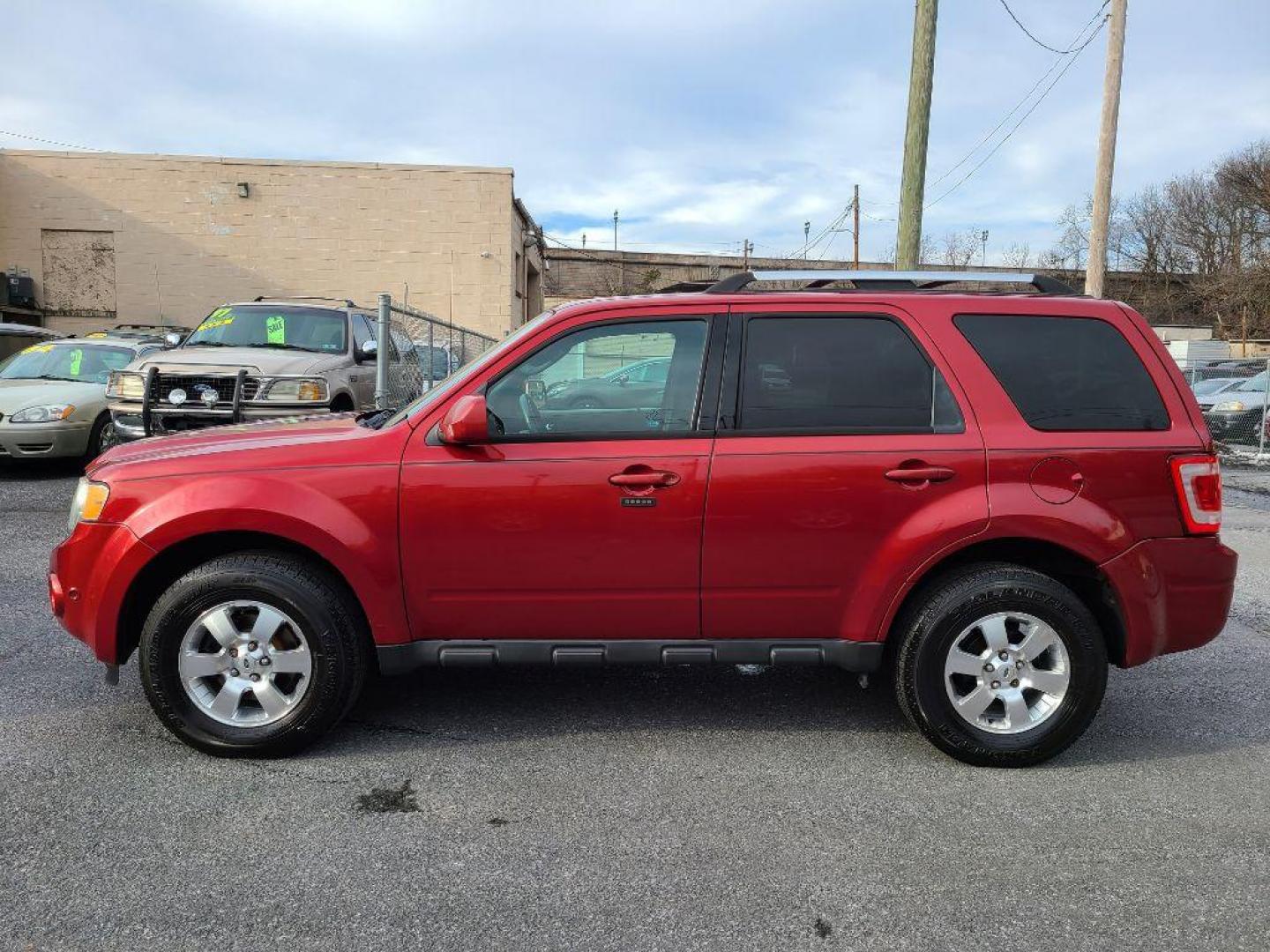 2012 RED FORD ESCAPE LIMITED (1FMCU9EG0CK) with an 3.0L engine, Automatic transmission, located at 117 North Cameron Street, Harrisburg, PA, 17101, (717) 963-8962, 40.266762, -76.875259 - WE FINANCE!!! Good Credit/ Bad Credit/ No Credit - ALL Trade-Ins Welcomed!!! ***Guaranteed Credit Approval*** APPLY ONLINE or CALL us TODAY ;) Internet Prices and Marketplace Prices are SPECIAL discounted ***CASH DEALS*** Retail Prices are higher. Please call us to discuss your cash and finan - Photo#1