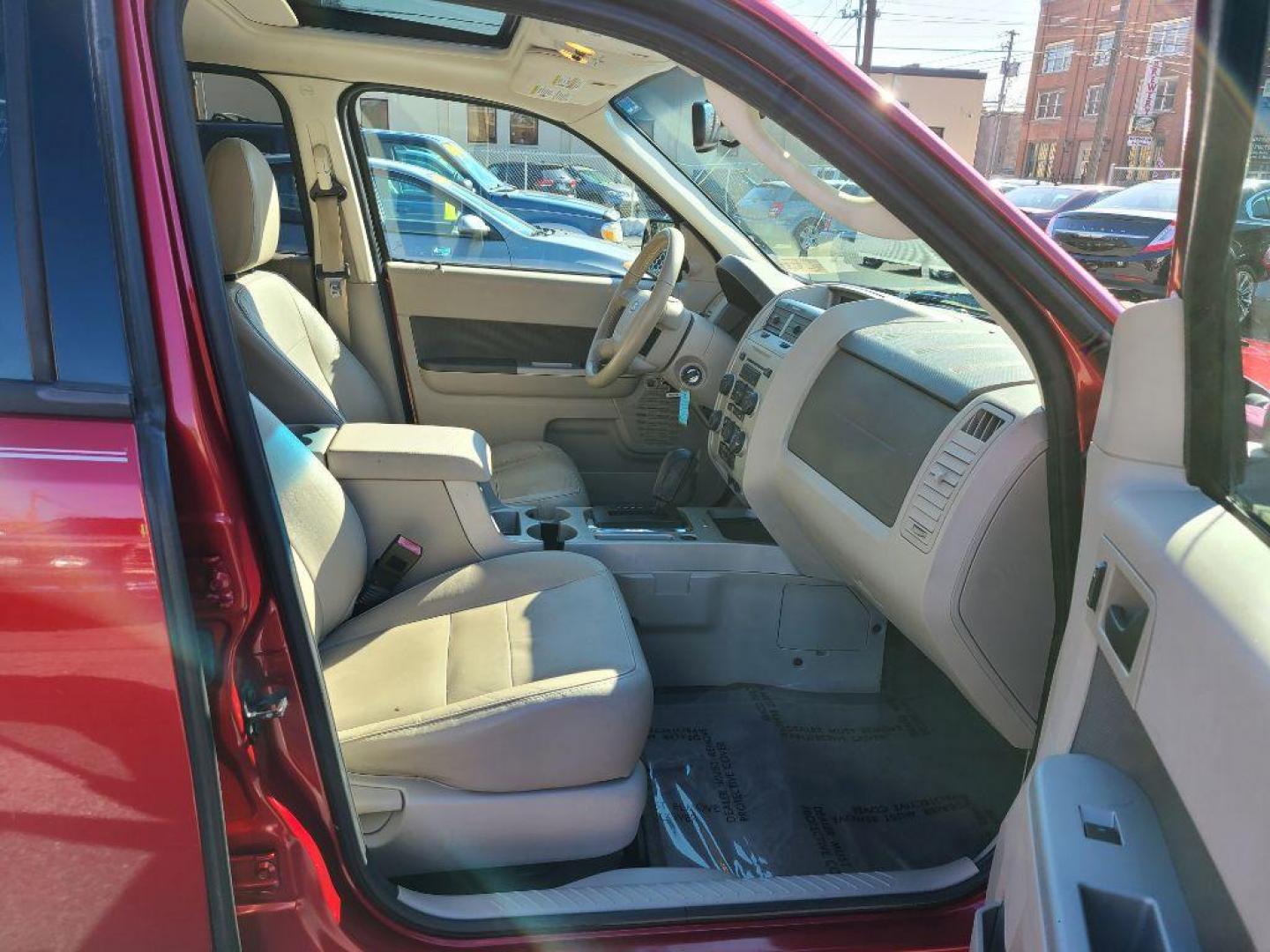 2012 RED FORD ESCAPE XLT (1FMCU0D74CK) with an 2.5L engine, Automatic transmission, located at 7981 Paxton Street, Harrisburg, PA, 17111, (717) 561-2926, 40.261490, -76.749229 - WE FINANCE!!! Good Credit/ Bad Credit/ No Credit - ALL Trade-Ins Welcomed!!! ***Guaranteed Credit Approval*** APPLY ONLINE or CALL us TODAY ;) Internet Prices and Marketplace Prices are SPECIAL discounted ***CASH DEALS*** Retail Prices are higher. Please call us to discuss your cash and finan - Photo#9