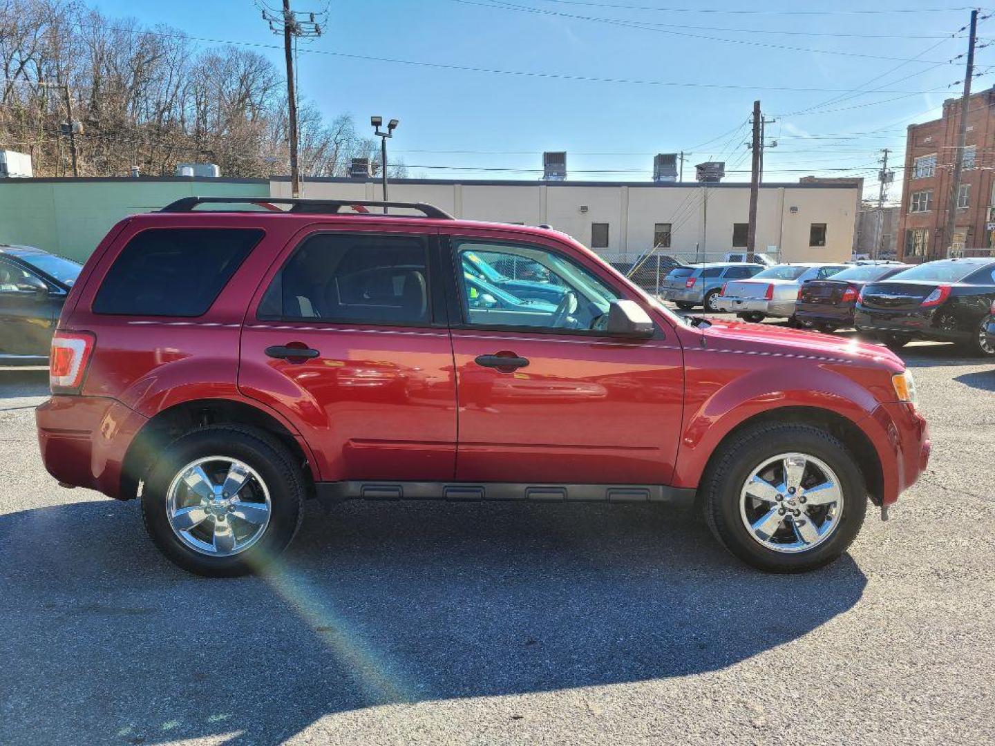 2012 RED FORD ESCAPE XLT (1FMCU0D74CK) with an 2.5L engine, Automatic transmission, located at 7981 Paxton Street, Harrisburg, PA, 17111, (717) 561-2926, 40.261490, -76.749229 - WE FINANCE!!! Good Credit/ Bad Credit/ No Credit - ALL Trade-Ins Welcomed!!! ***Guaranteed Credit Approval*** APPLY ONLINE or CALL us TODAY ;) Internet Prices and Marketplace Prices are SPECIAL discounted ***CASH DEALS*** Retail Prices are higher. Please call us to discuss your cash and finan - Photo#5