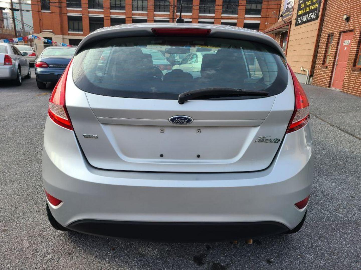 2012 SILVER FORD FIESTA SES (3FADP4FJ3CM) with an 1.6L engine, Automatic transmission, located at 117 North Cameron Street, Harrisburg, PA, 17101, (717) 963-8962, 40.266762, -76.875259 - WE FINANCE!!! Good Credit/ Bad Credit/ No Credit - ALL Trade-Ins Welcomed!!! ***Guaranteed Credit Approval*** APPLY ONLINE or CALL us TODAY ;) Internet Prices and Marketplace Prices are SPECIAL discounted ***CASH DEALS*** Retail Prices are higher. Please call us to discuss your cash and finan - Photo#3