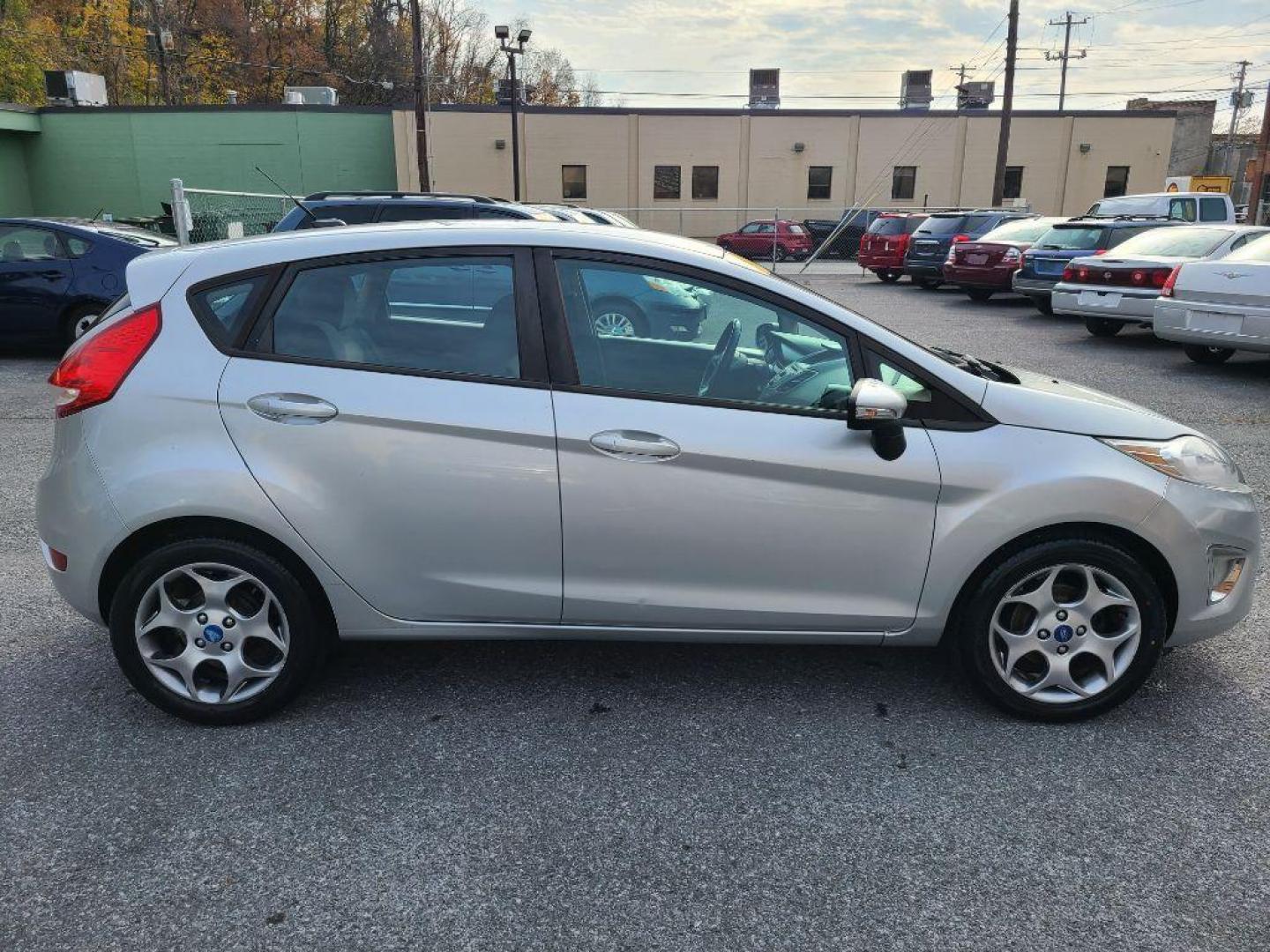 2012 SILVER FORD FIESTA SES (3FADP4FJ3CM) with an 1.6L engine, Automatic transmission, located at 117 North Cameron Street, Harrisburg, PA, 17101, (717) 963-8962, 40.266762, -76.875259 - WE FINANCE!!! Good Credit/ Bad Credit/ No Credit - ALL Trade-Ins Welcomed!!! ***Guaranteed Credit Approval*** APPLY ONLINE or CALL us TODAY ;) Internet Prices and Marketplace Prices are SPECIAL discounted ***CASH DEALS*** Retail Prices are higher. Please call us to discuss your cash and finan - Photo#5