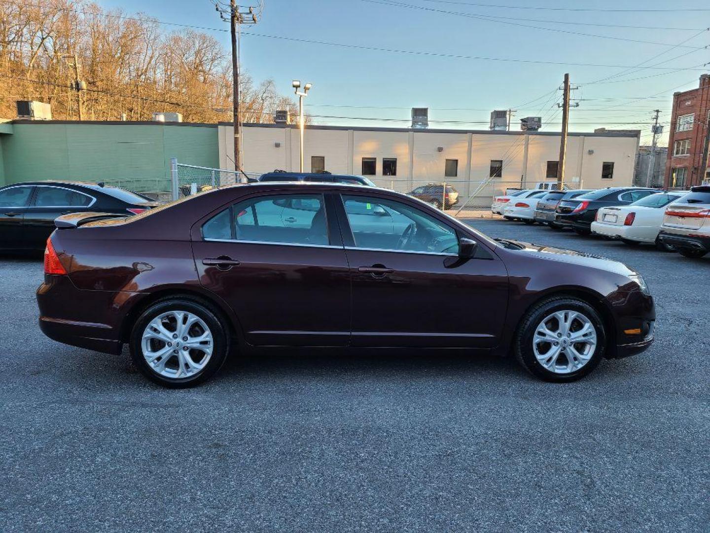 2012 BURGUN FORD FUSION SE (3FAHP0HA7CR) with an 2.5L engine, Automatic transmission, located at 117 North Cameron Street, Harrisburg, PA, 17101, (717) 963-8962, 40.266762, -76.875259 - WE FINANCE!!! Good Credit/ Bad Credit/ No Credit - ALL Trade-Ins Welcomed!!! ***Guaranteed Credit Approval*** APPLY ONLINE or CALL us TODAY ;) Internet Prices and Marketplace Prices are SPECIAL discounted ***CASH DEALS*** Retail Prices are higher. Please call us to discuss your cash and finan - Photo#5