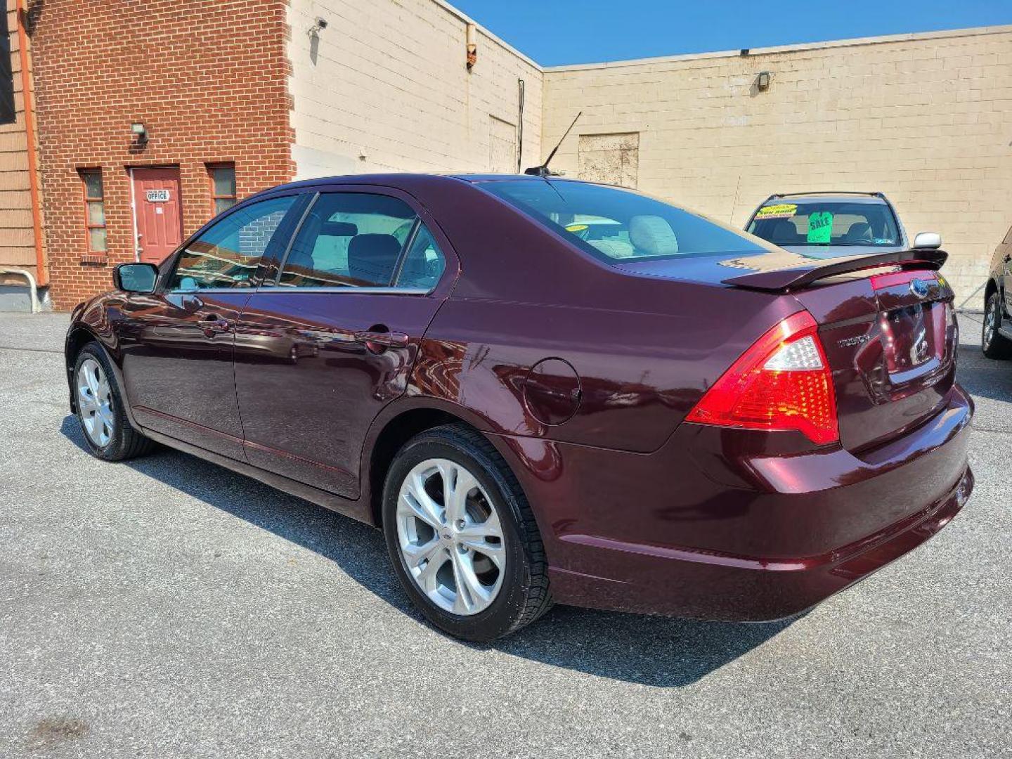 2012 BURGUN FORD FUSION SE (3FAHP0HA9CR) with an 2.5L engine, Automatic transmission, located at 7981 Paxton Street, Harrisburg, PA, 17111, (717) 561-2926, 40.261490, -76.749229 - WE FINANCE!!! Good Credit/ Bad Credit/ No Credit - ALL Trade-Ins Welcomed!!! ***Guaranteed Credit Approval*** APPLY ONLINE or CALL us TODAY ;) Internet Prices and Marketplace Prices are SPECIAL discounted ***CASH DEALS*** Retail Prices are higher. Please call us to discuss your cash and finan - Photo#2