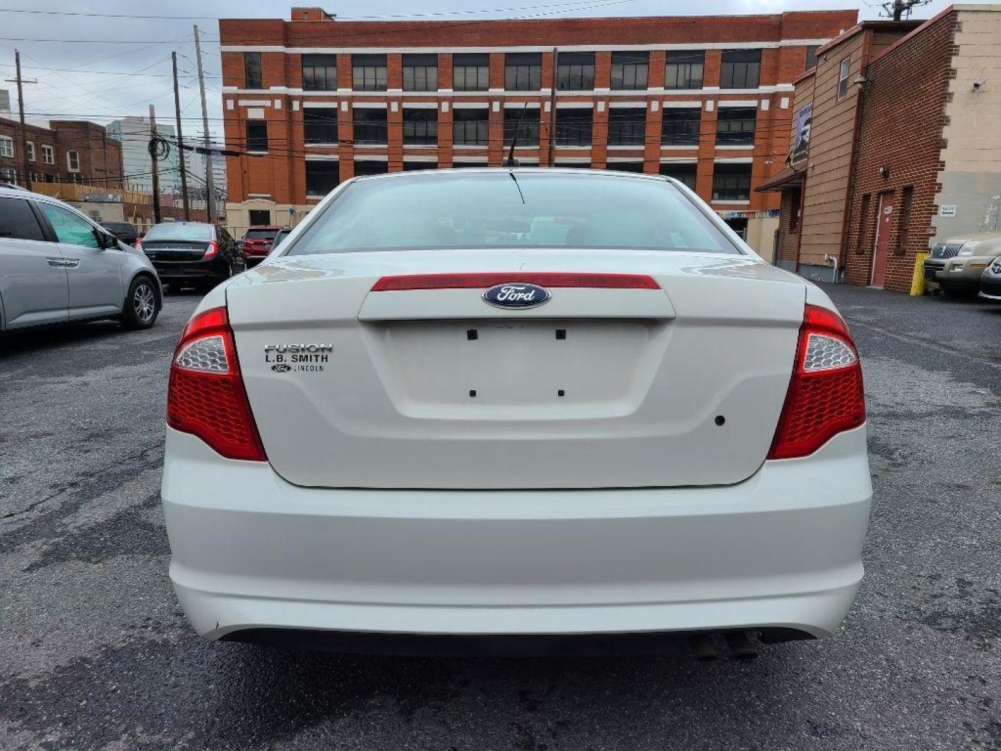 2012 WHITE FORD FUSION S (3FAHP0GA8CR) with an 2.5L engine, Automatic transmission, located at 117 North Cameron Street, Harrisburg, PA, 17101, (717) 963-8962, 40.266762, -76.875259 - WE FINANCE!!! Good Credit/ Bad Credit/ No Credit - ALL Trade-Ins Welcomed!!! ***Guaranteed Credit Approval*** APPLY ONLINE or CALL us TODAY ;) Internet Prices and Marketplace Prices are SPECIAL discounted ***CASH DEALS*** Retail Prices are higher. Please call us to discuss your cash and finan - Photo#3