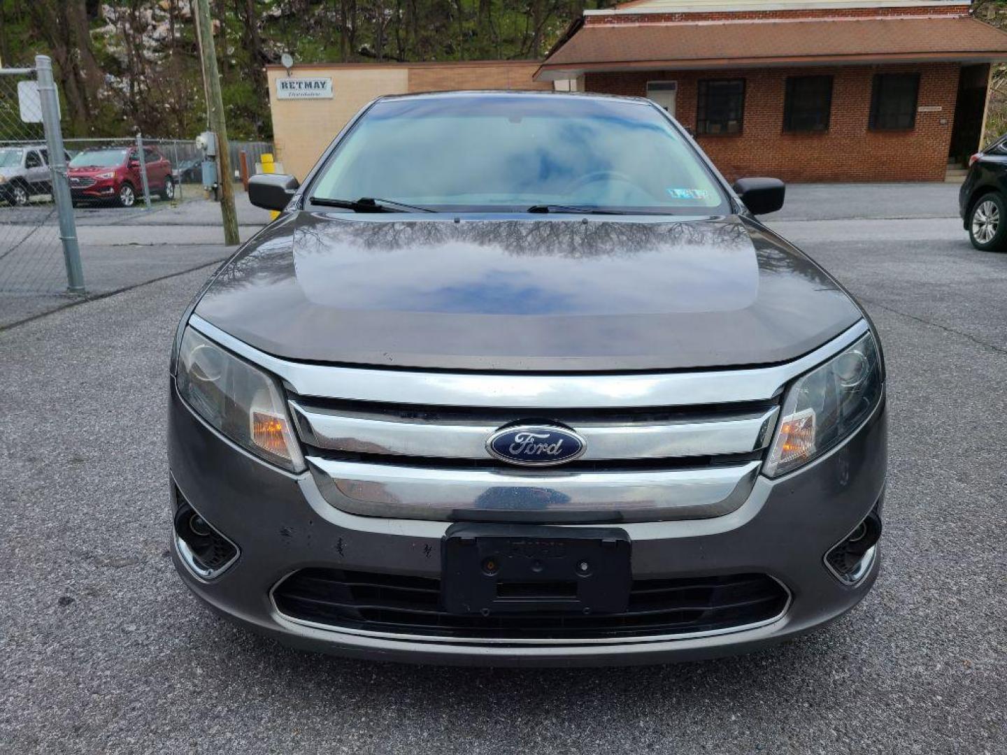 2012 GRAY FORD FUSION HYBRID (3FADP0L31CR) with an 2.5L engine, Continuously Variable transmission, located at 117 North Cameron Street, Harrisburg, PA, 17101, (717) 963-8962, 40.266762, -76.875259 - WE FINANCE!!! Good Credit/ Bad Credit/ No Credit - ALL Trade-Ins Welcomed!!! ***Guaranteed Credit Approval*** APPLY ONLINE or CALL us TODAY ;) Internet Prices and Marketplace Prices are SPECIAL discounted ***CASH DEALS*** Retail Prices are higher. Please call us to discuss your cash and finan - Photo#7