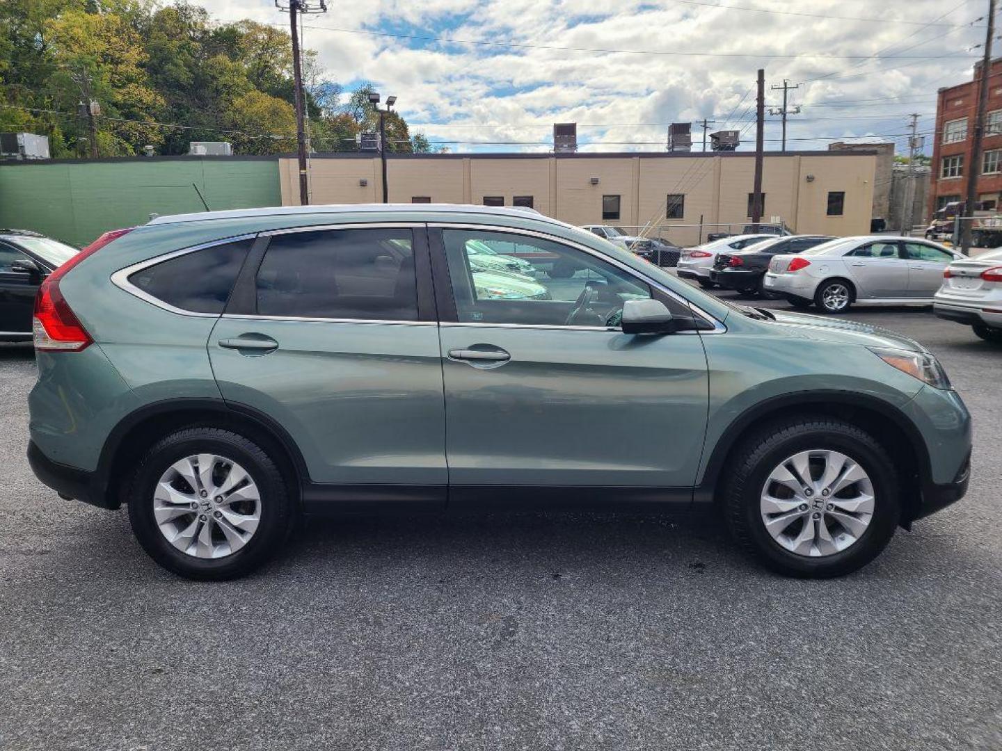 2012 GREEN HONDA CR-V EXL (2HKRM4H70CH) with an 2.4L engine, Automatic transmission, located at 7981 Paxton Street, Harrisburg, PA, 17111, (717) 561-2926, 40.261490, -76.749229 - WE FINANCE!!! Good Credit/ Bad Credit/ No Credit - ALL Trade-Ins Welcomed!!! ***Guaranteed Credit Approval*** APPLY ONLINE or CALL us TODAY ;) Internet Prices and Marketplace Prices are SPECIAL discounted ***CASH DEALS*** Retail Prices are higher. Please call us to discuss your cash and finan - Photo#5