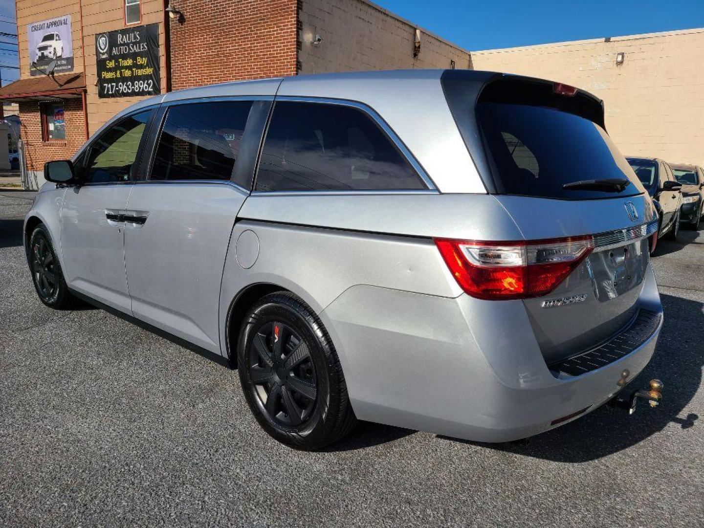 2012 SILVER HONDA ODYSSEY LX (5FNRL5H21CB) with an 3.5L engine, Automatic transmission, located at 117 North Cameron Street, Harrisburg, PA, 17101, (717) 963-8962, 40.266762, -76.875259 - WE FINANCE!!! Good Credit/ Bad Credit/ No Credit - ALL Trade-Ins Welcomed!!! ***Guaranteed Credit Approval*** APPLY ONLINE or CALL us TODAY ;) Internet Prices and Marketplace Prices are SPECIAL discounted ***CASH DEALS*** Retail Prices are higher. Please call us to discuss your cash and finan - Photo#2