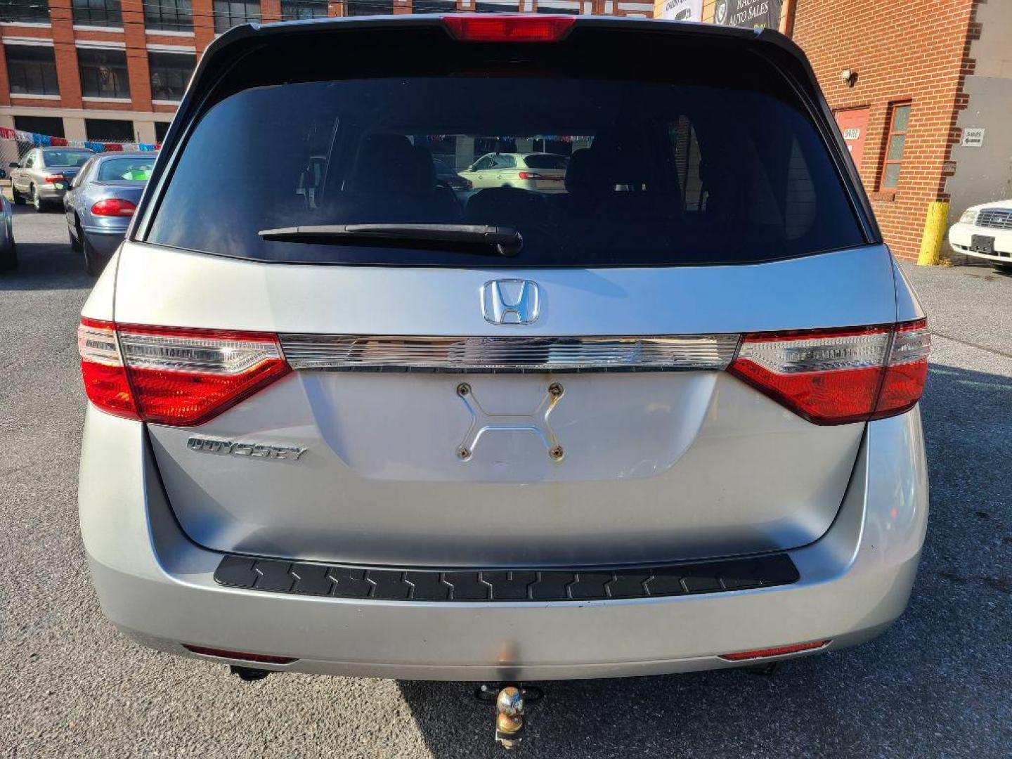 2012 SILVER HONDA ODYSSEY LX (5FNRL5H21CB) with an 3.5L engine, Automatic transmission, located at 117 North Cameron Street, Harrisburg, PA, 17101, (717) 963-8962, 40.266762, -76.875259 - WE FINANCE!!! Good Credit/ Bad Credit/ No Credit - ALL Trade-Ins Welcomed!!! ***Guaranteed Credit Approval*** APPLY ONLINE or CALL us TODAY ;) Internet Prices and Marketplace Prices are SPECIAL discounted ***CASH DEALS*** Retail Prices are higher. Please call us to discuss your cash and finan - Photo#3