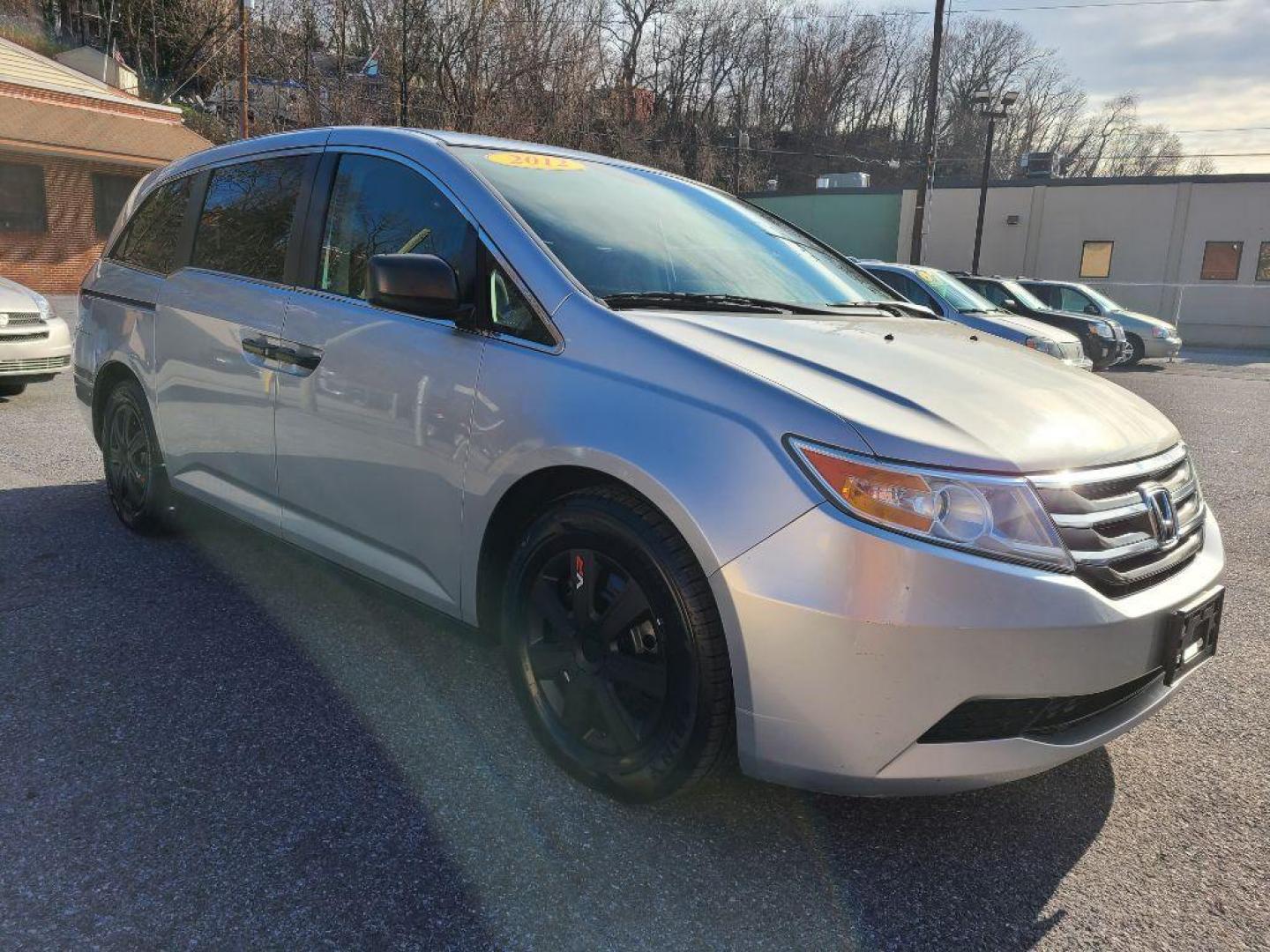 2012 SILVER HONDA ODYSSEY LX (5FNRL5H21CB) with an 3.5L engine, Automatic transmission, located at 117 North Cameron Street, Harrisburg, PA, 17101, (717) 963-8962, 40.266762, -76.875259 - WE FINANCE!!! Good Credit/ Bad Credit/ No Credit - ALL Trade-Ins Welcomed!!! ***Guaranteed Credit Approval*** APPLY ONLINE or CALL us TODAY ;) Internet Prices and Marketplace Prices are SPECIAL discounted ***CASH DEALS*** Retail Prices are higher. Please call us to discuss your cash and finan - Photo#6