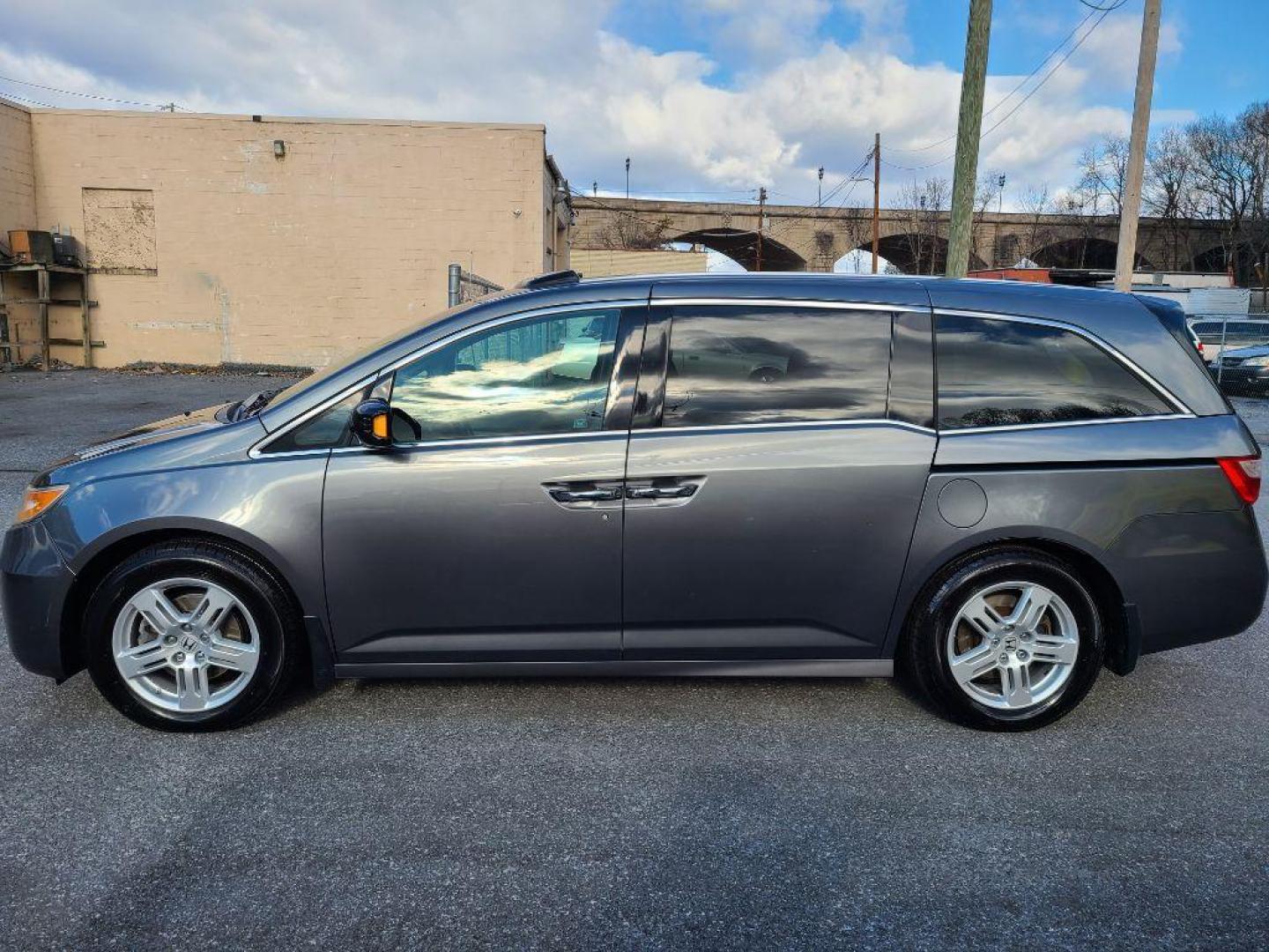 2012 GRAY HONDA ODYSSEY TOURING (5FNRL5H93CB) with an 3.5L engine, Automatic transmission, located at 117 North Cameron Street, Harrisburg, PA, 17101, (717) 963-8962, 40.266762, -76.875259 - WE FINANCE!!! Good Credit/ Bad Credit/ No Credit - ALL Trade-Ins Welcomed!!! ***Guaranteed Credit Approval*** APPLY ONLINE or CALL us TODAY ;) Internet Prices and Marketplace Prices are SPECIAL discounted ***CASH DEALS*** Retail Prices are higher. Please call us to discuss your cash and finan - Photo#1